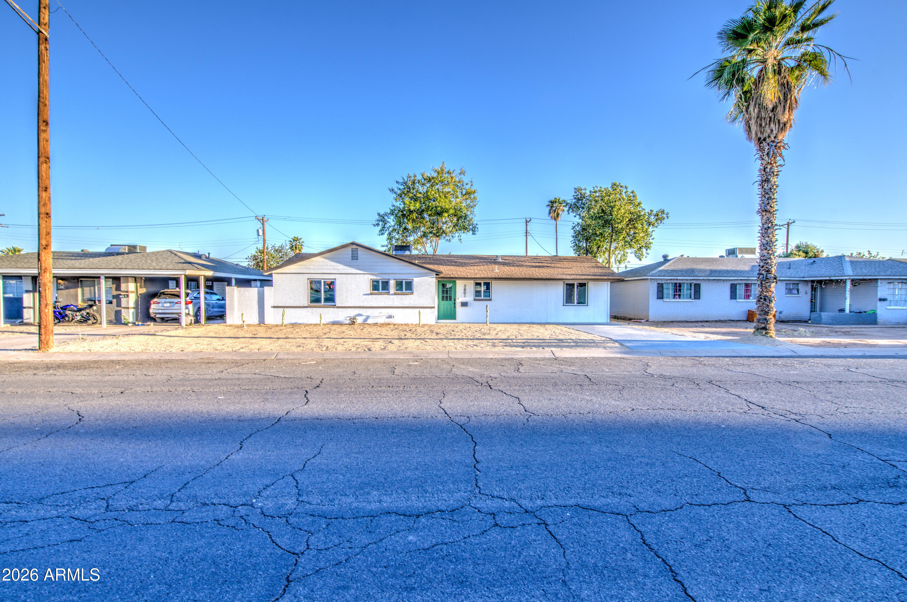 3801 W MONTEBELLO Avenue