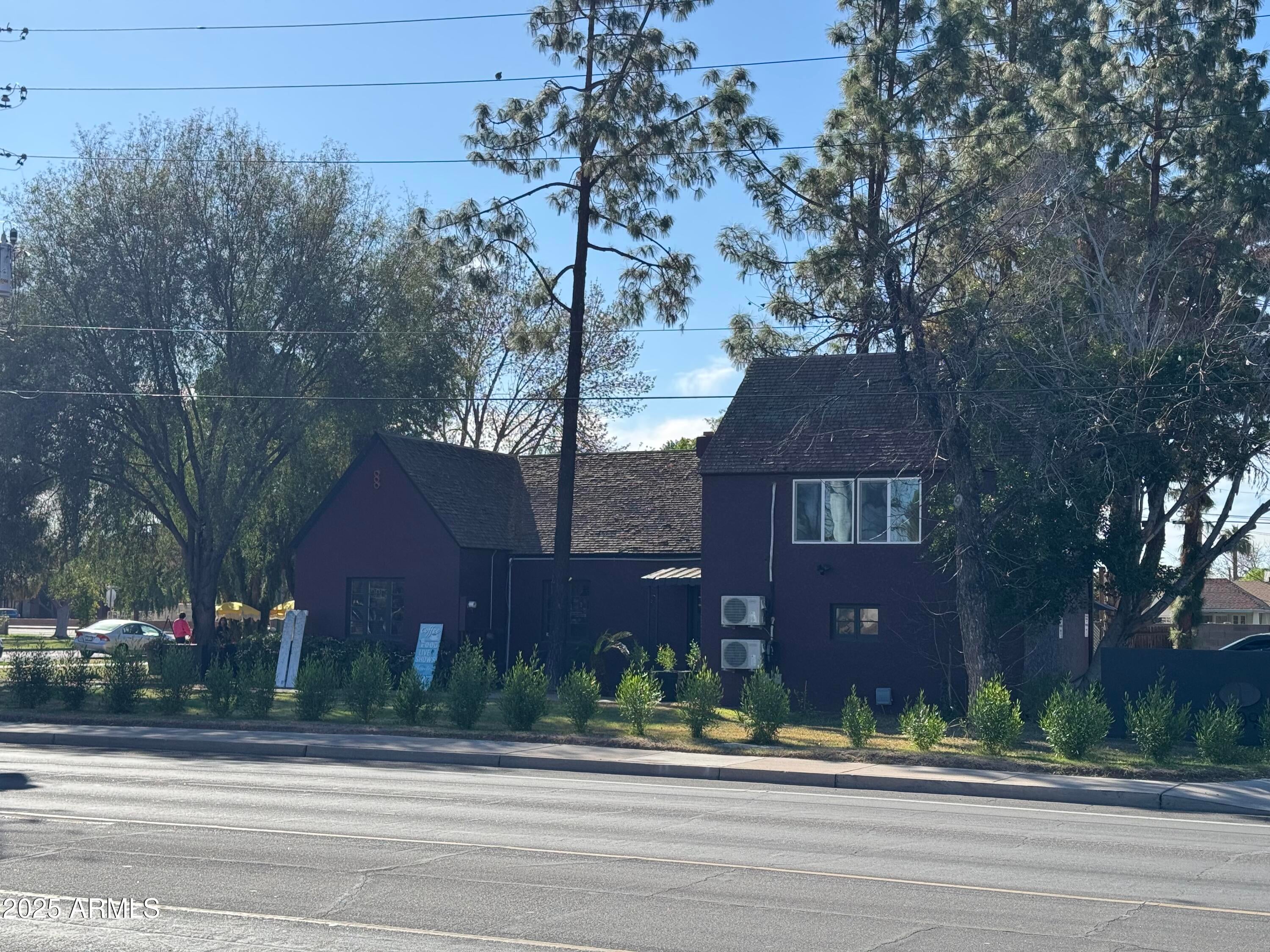 121 W UNIVERSITY Drive