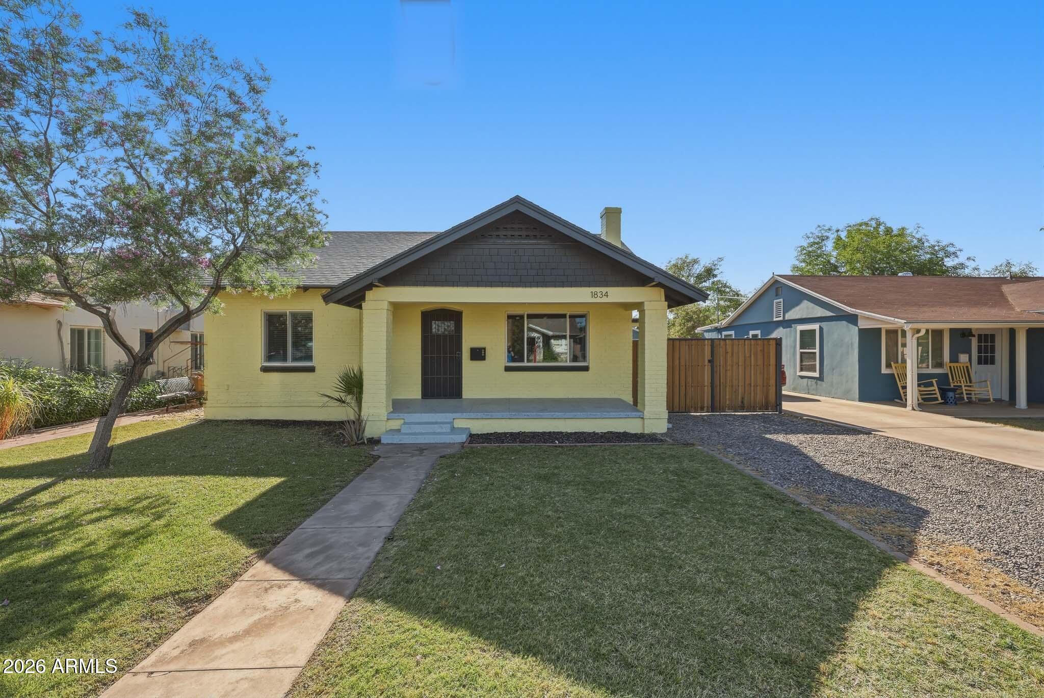 1834 N MITCHELL Street