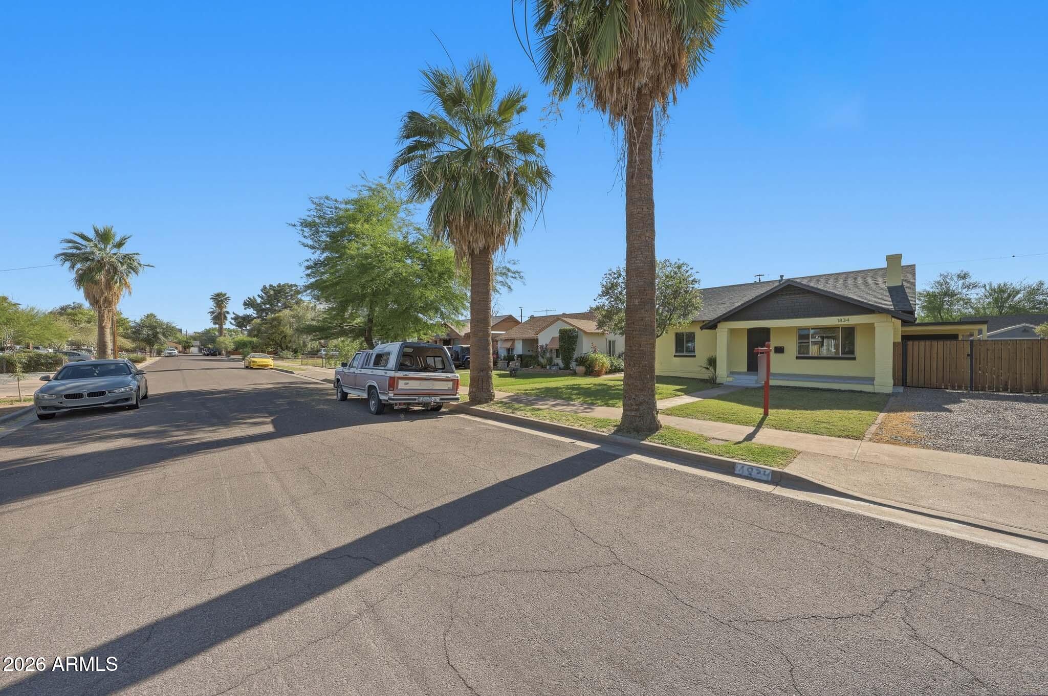 1834 N MITCHELL Street