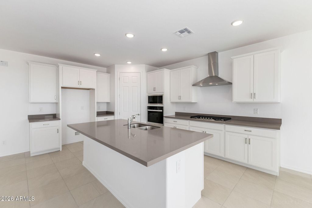 Photo of 18525 W Tohono Drive, Goodyear, AZ 85338 (MLS # 7000582)