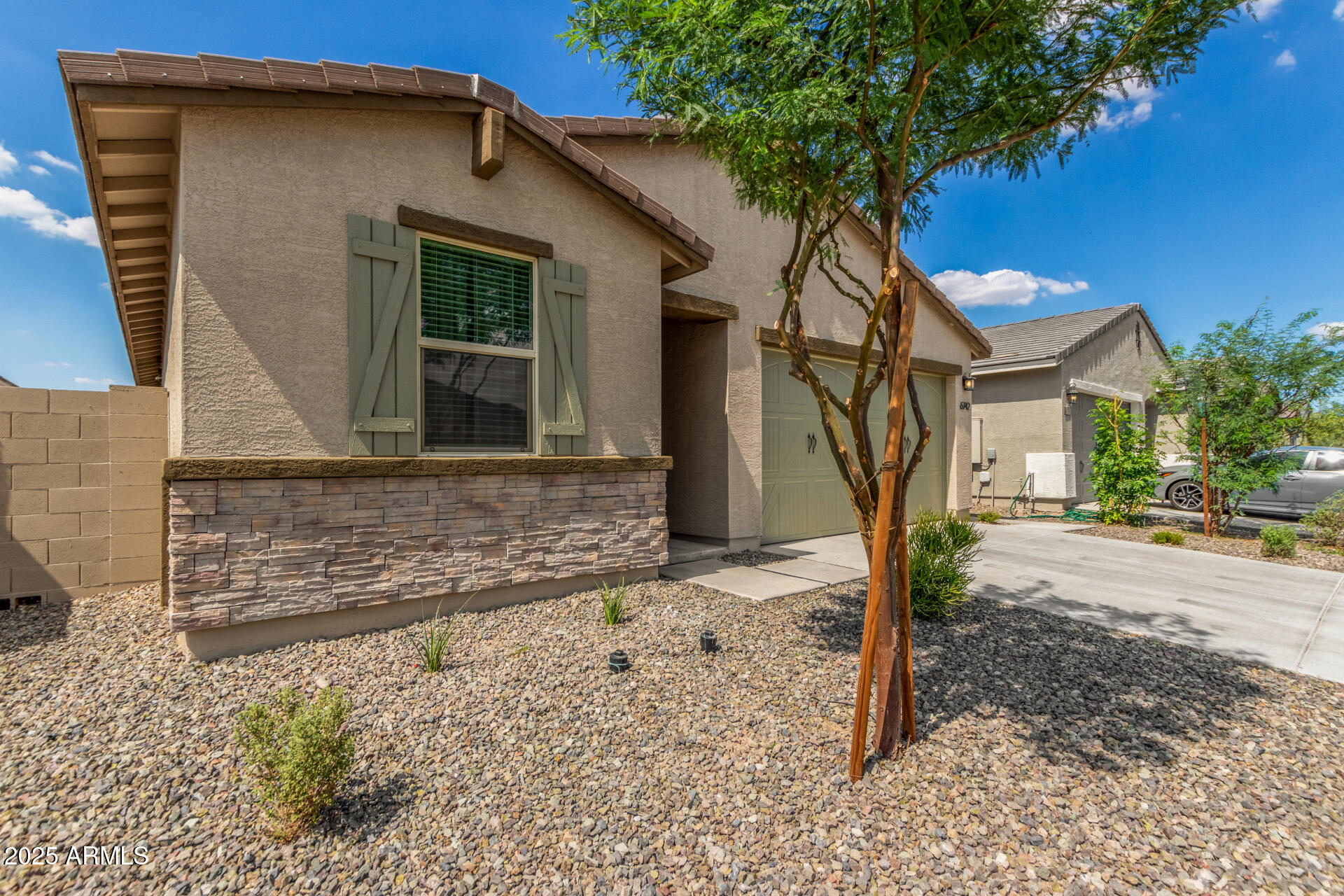 6742 W VALLEY VIEW Drive
