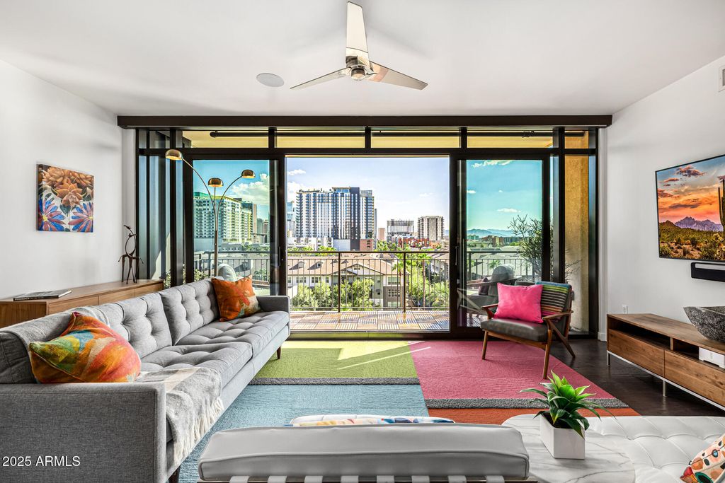 Photo of 200 W Portland Street #827, Phoenix, AZ 85003 (MLS # 6925686)