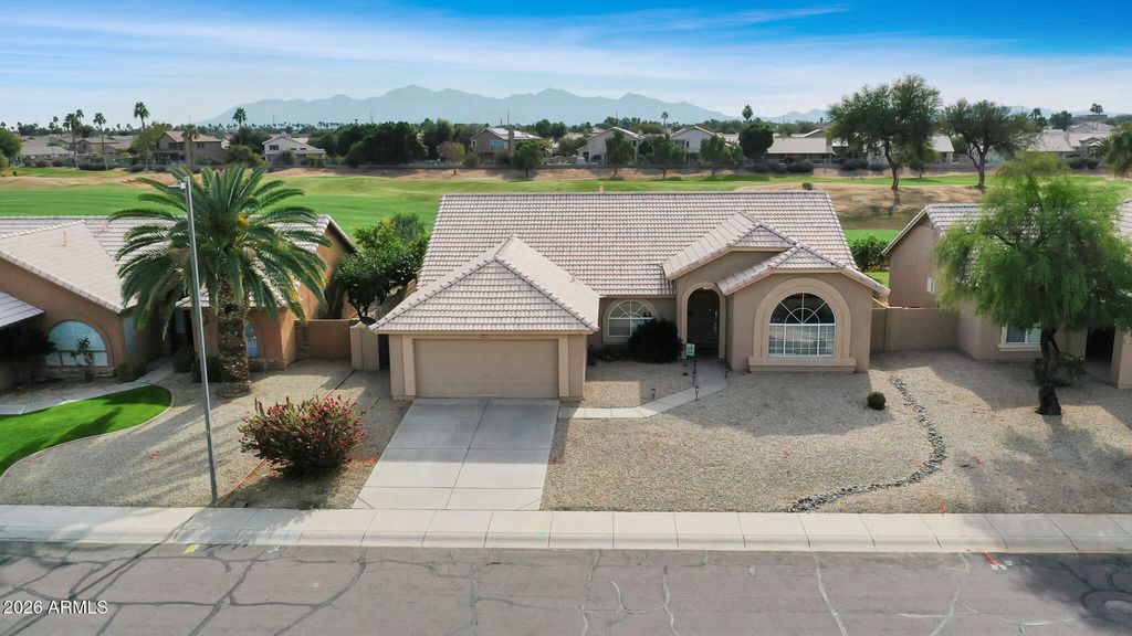 Photo of 13297 W Wilshire Drive, Goodyear, AZ 85395 (MLS # 6964872)
