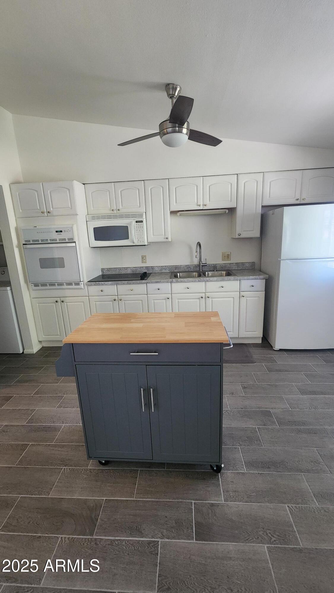 10582 W OAKMONT Drive