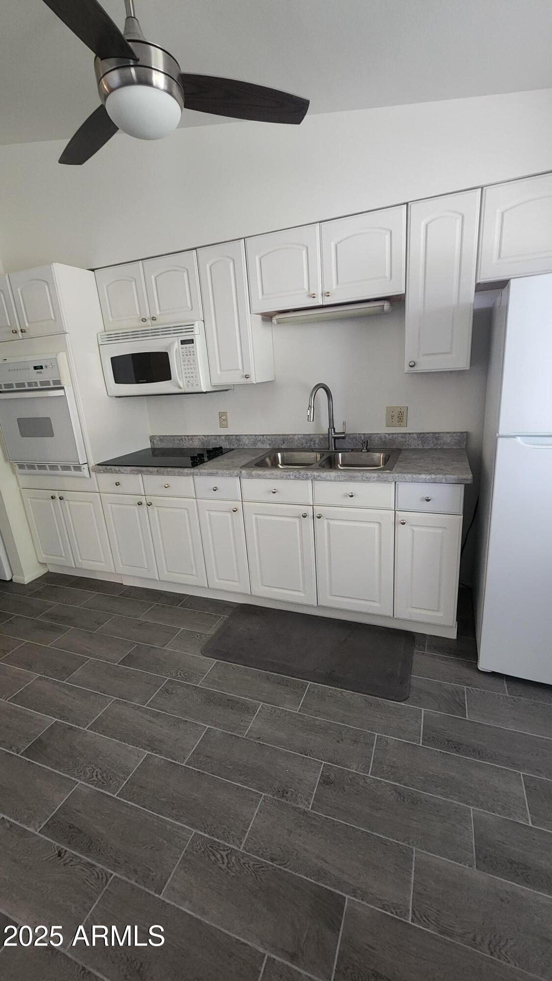 10582 W OAKMONT Drive