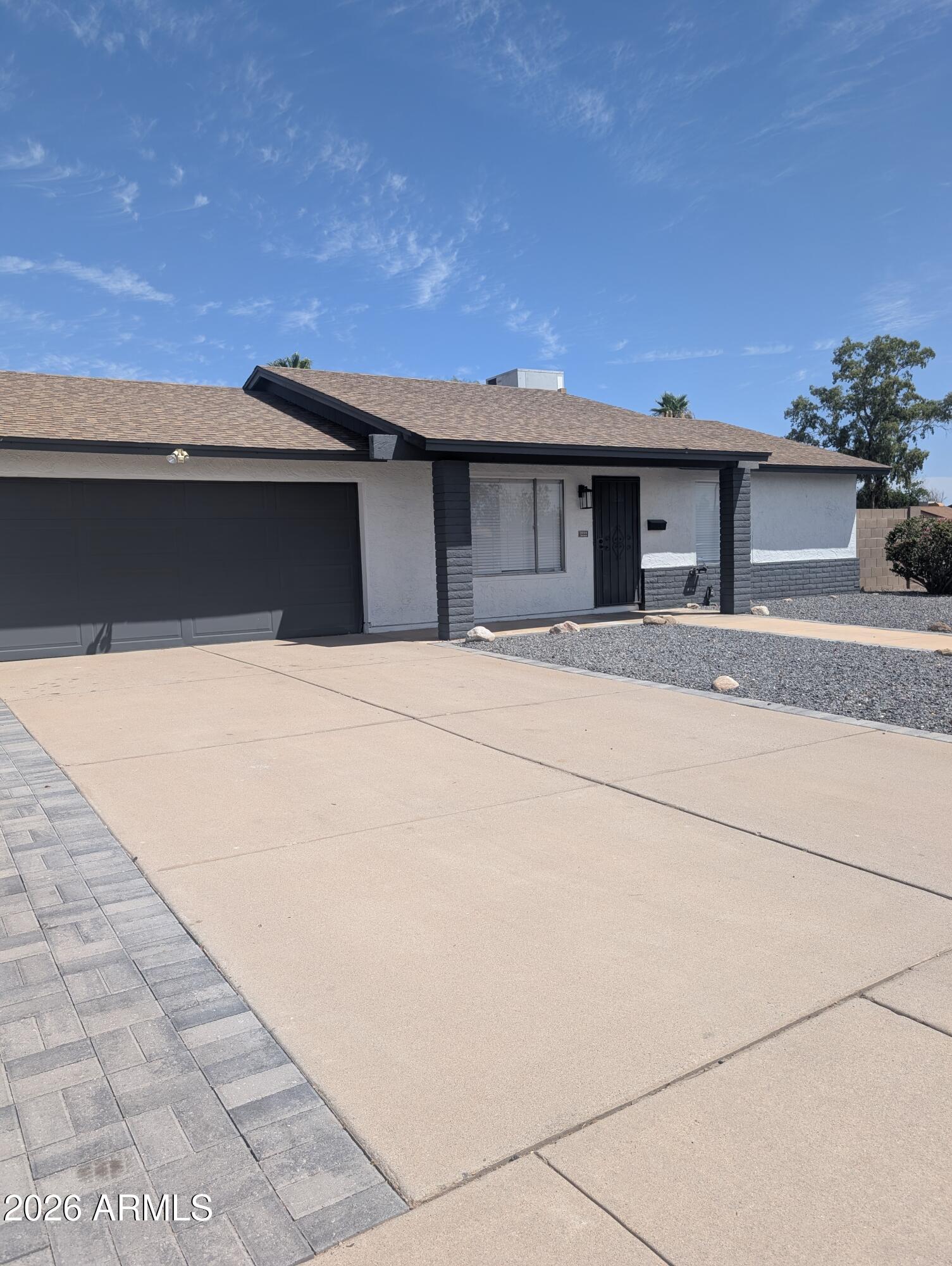 1222 W AUBURN Drive