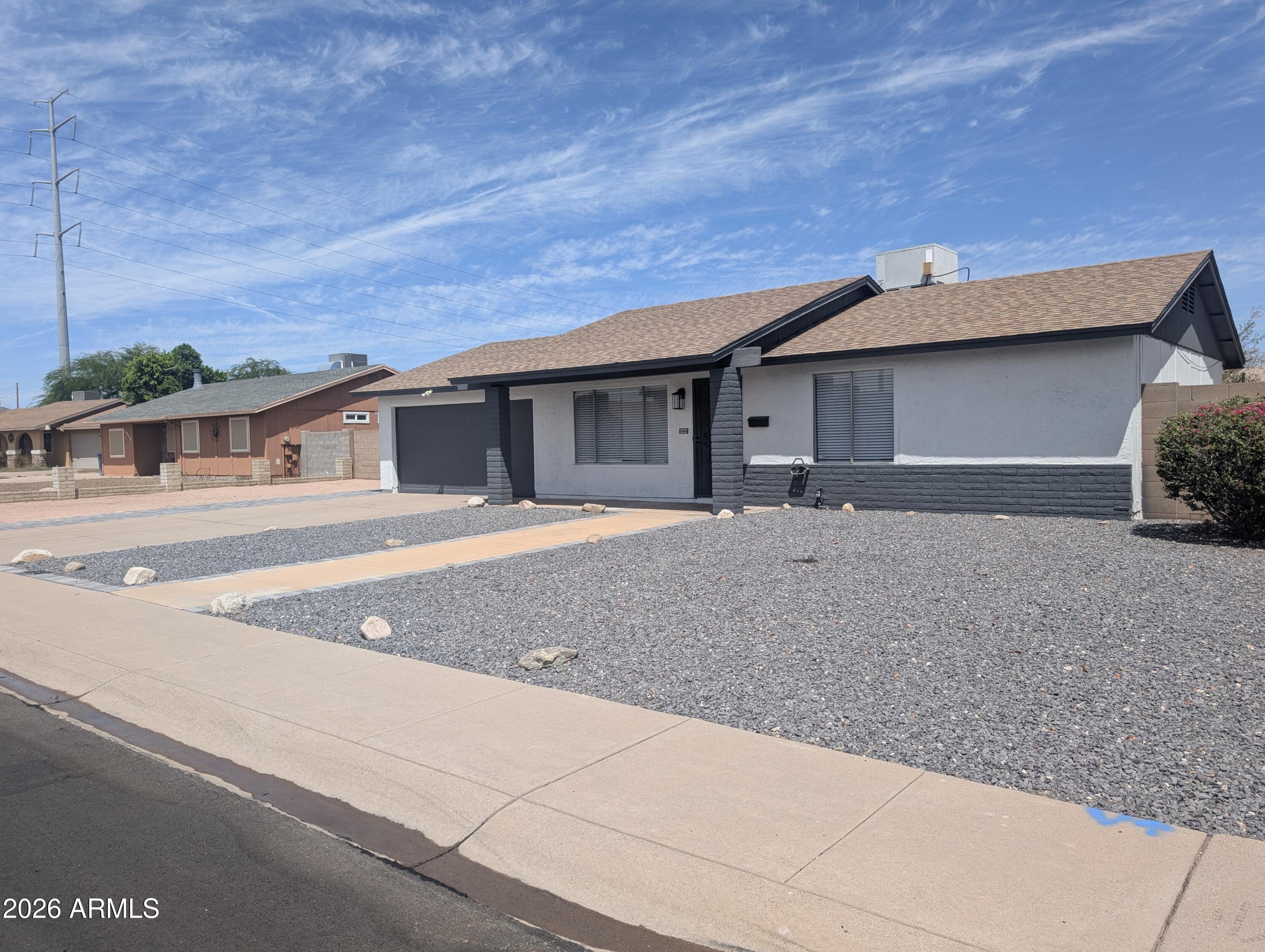 1222 W AUBURN Drive