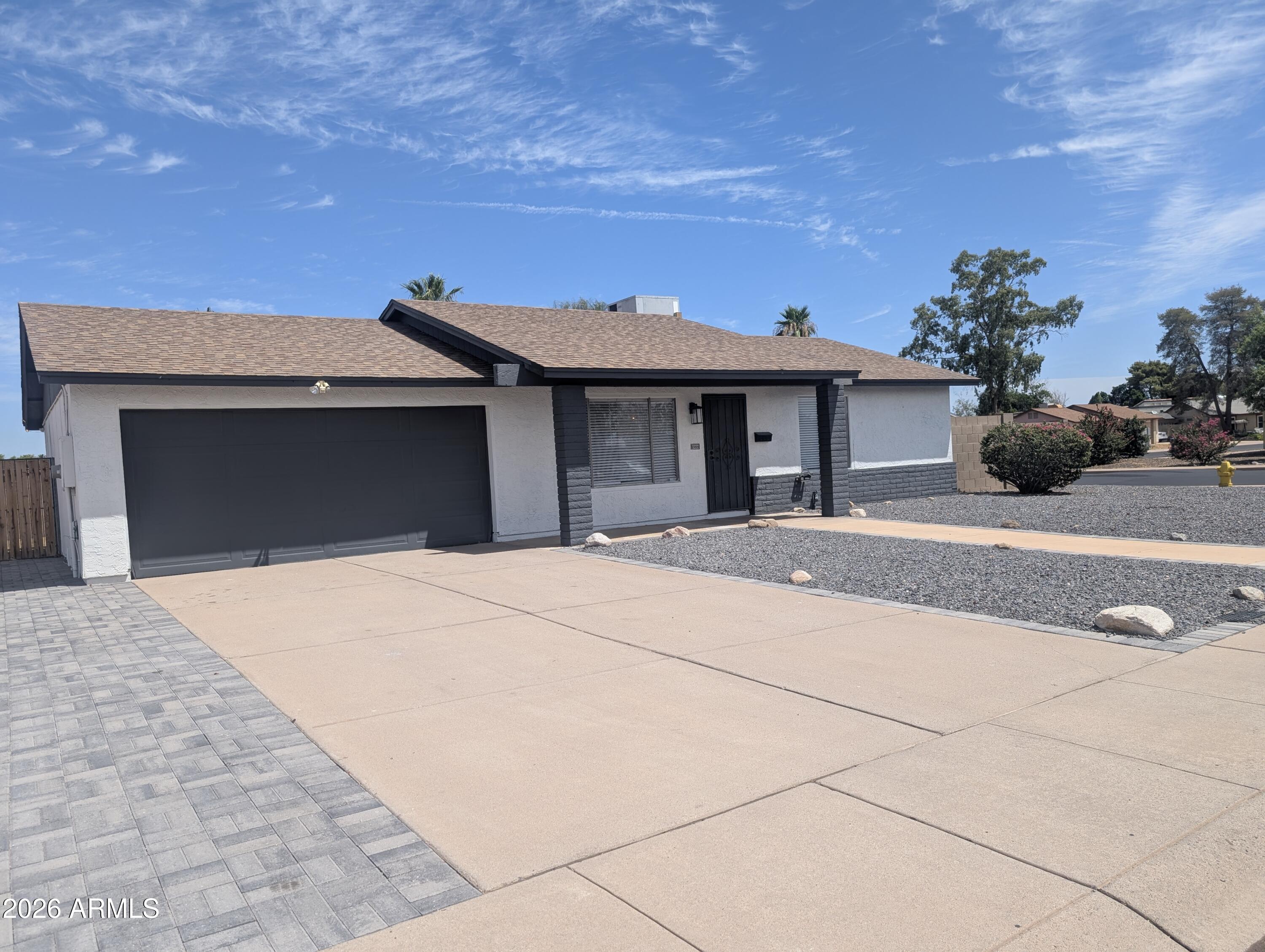 1222 W AUBURN Drive