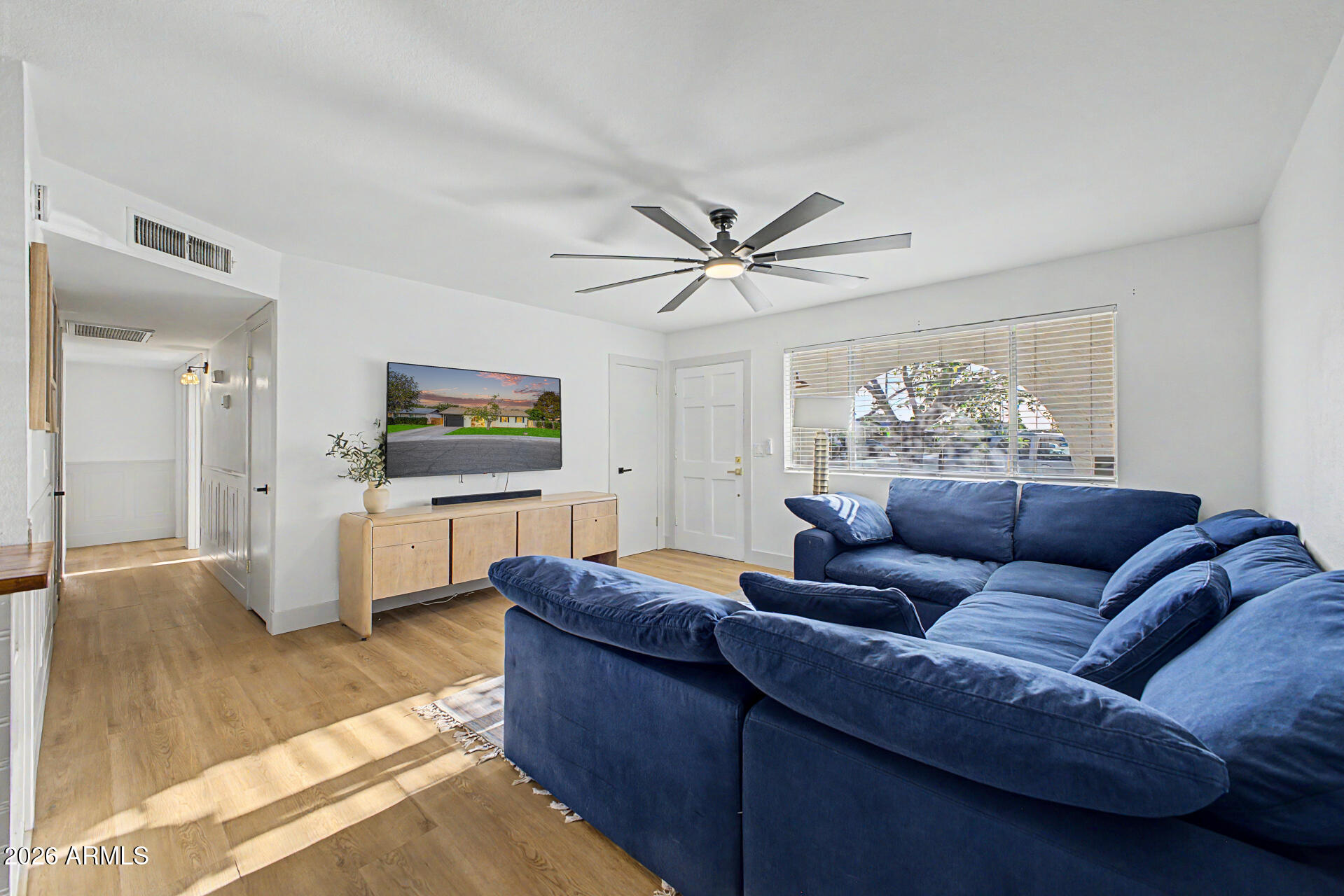 415 N LARKSPUR Street