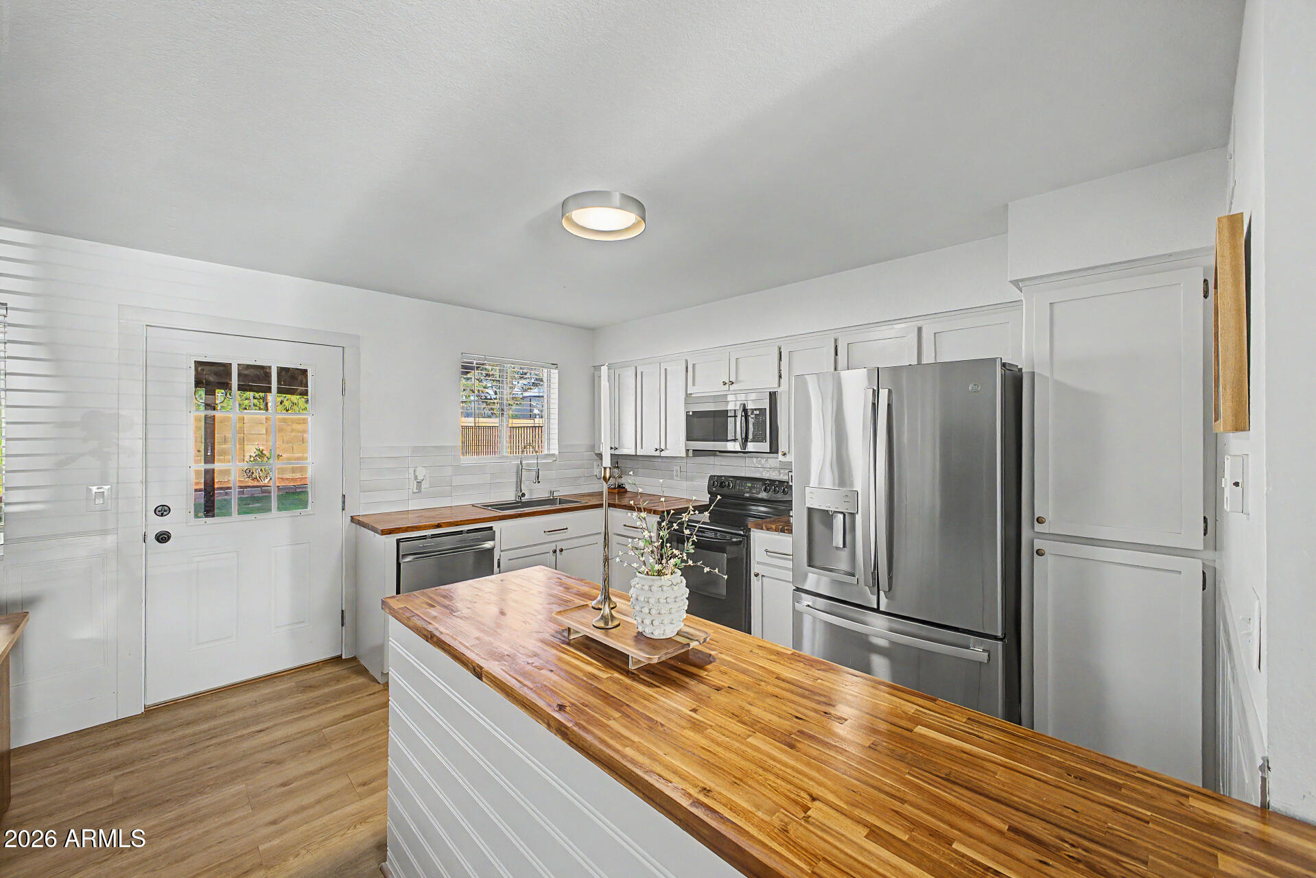 415 N LARKSPUR Street