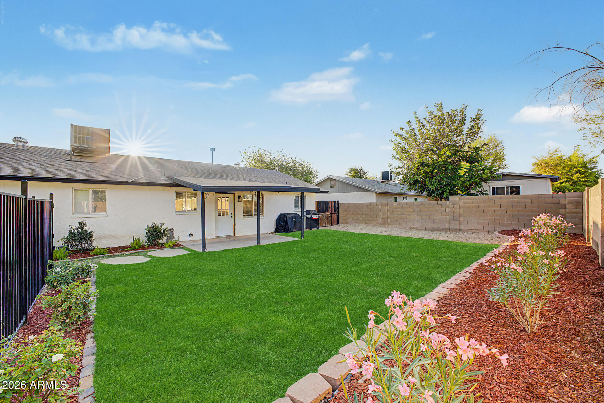 415 N LARKSPUR Street