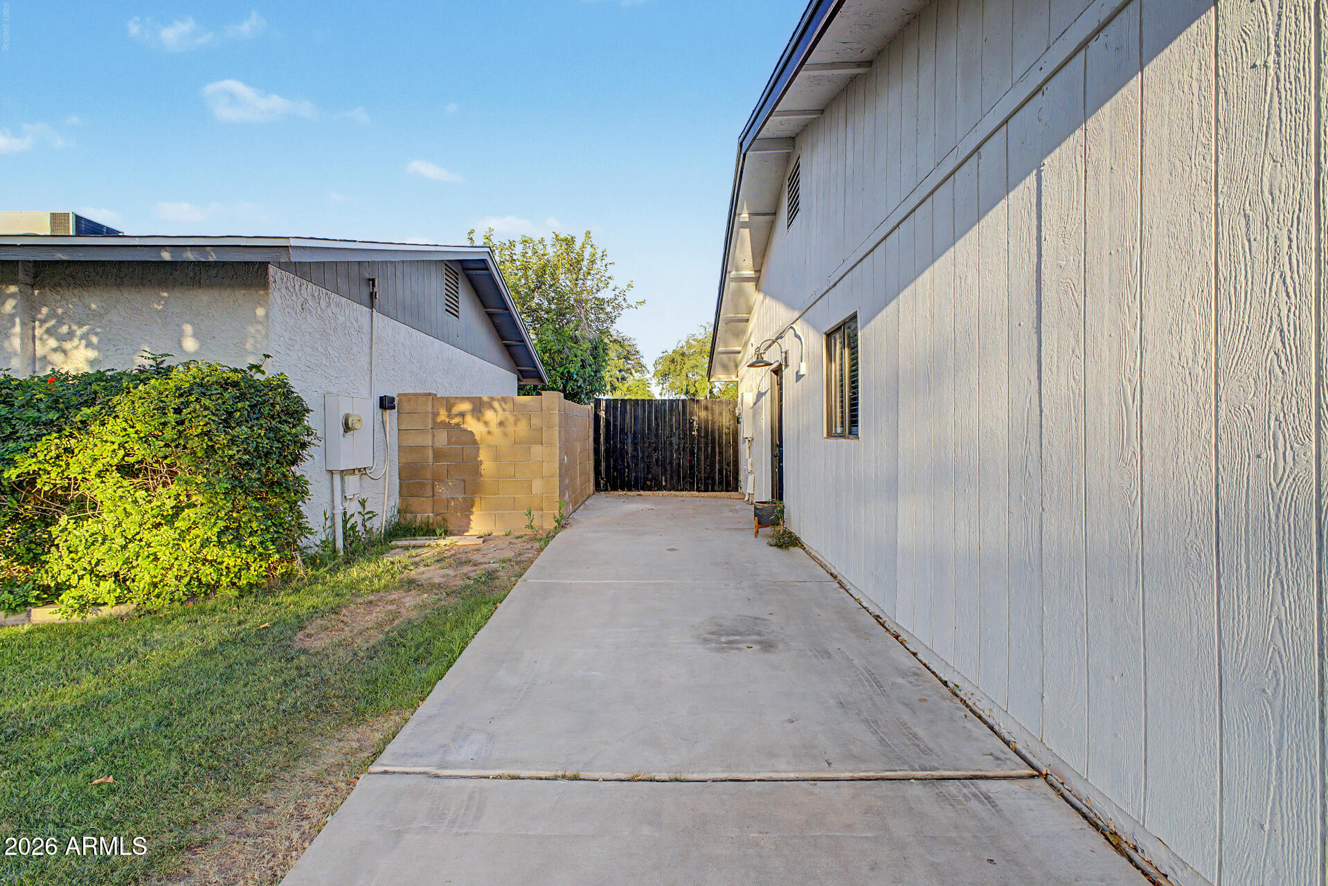 415 N LARKSPUR Street