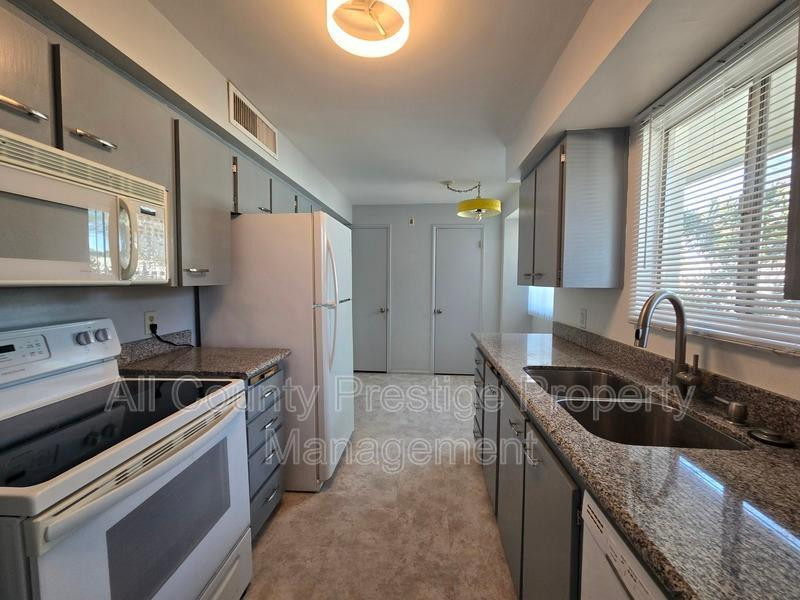 3308 E Camelback Road