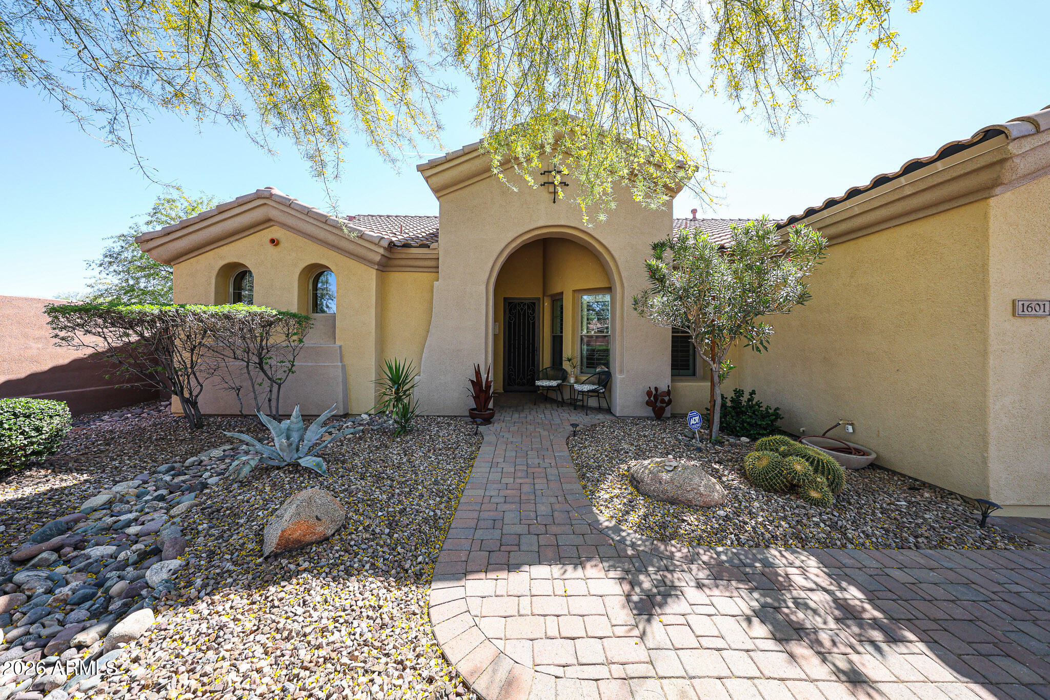 1601 W AINSWORTH Drive