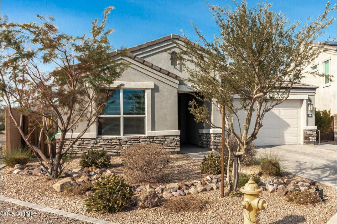 1906 E Robb Lane