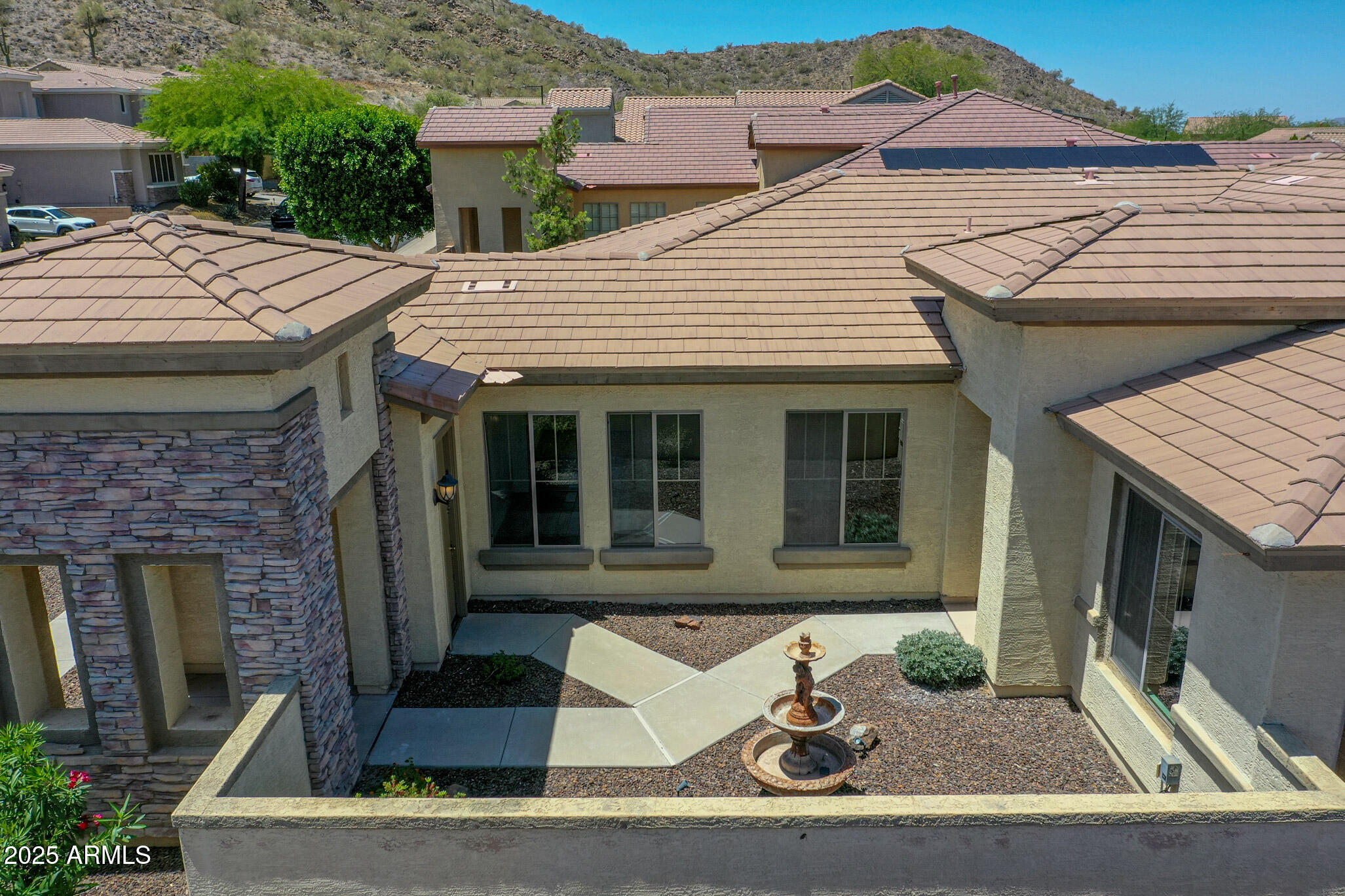 6914 W JUANA Drive