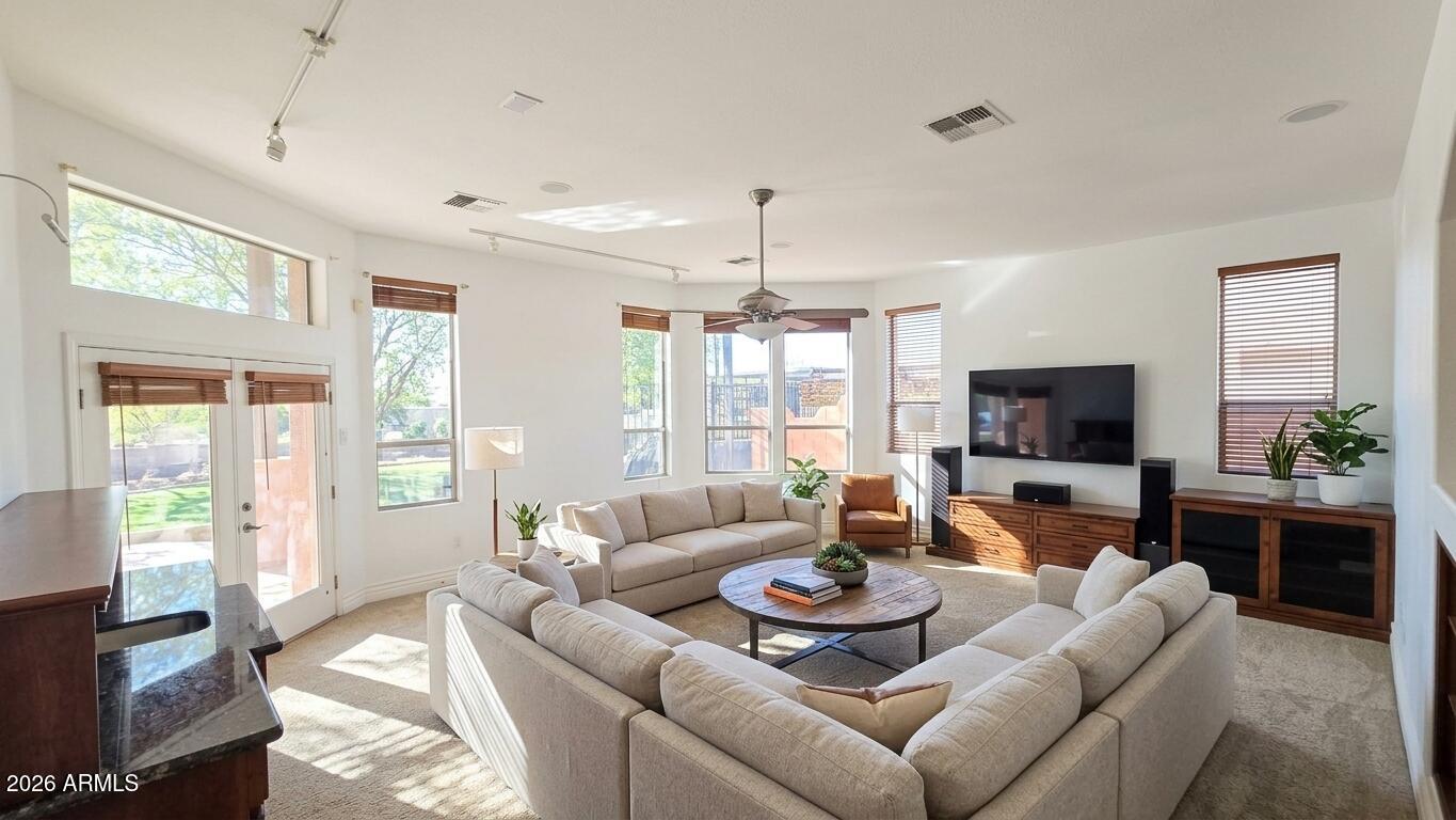 428 W GRANTS Passage