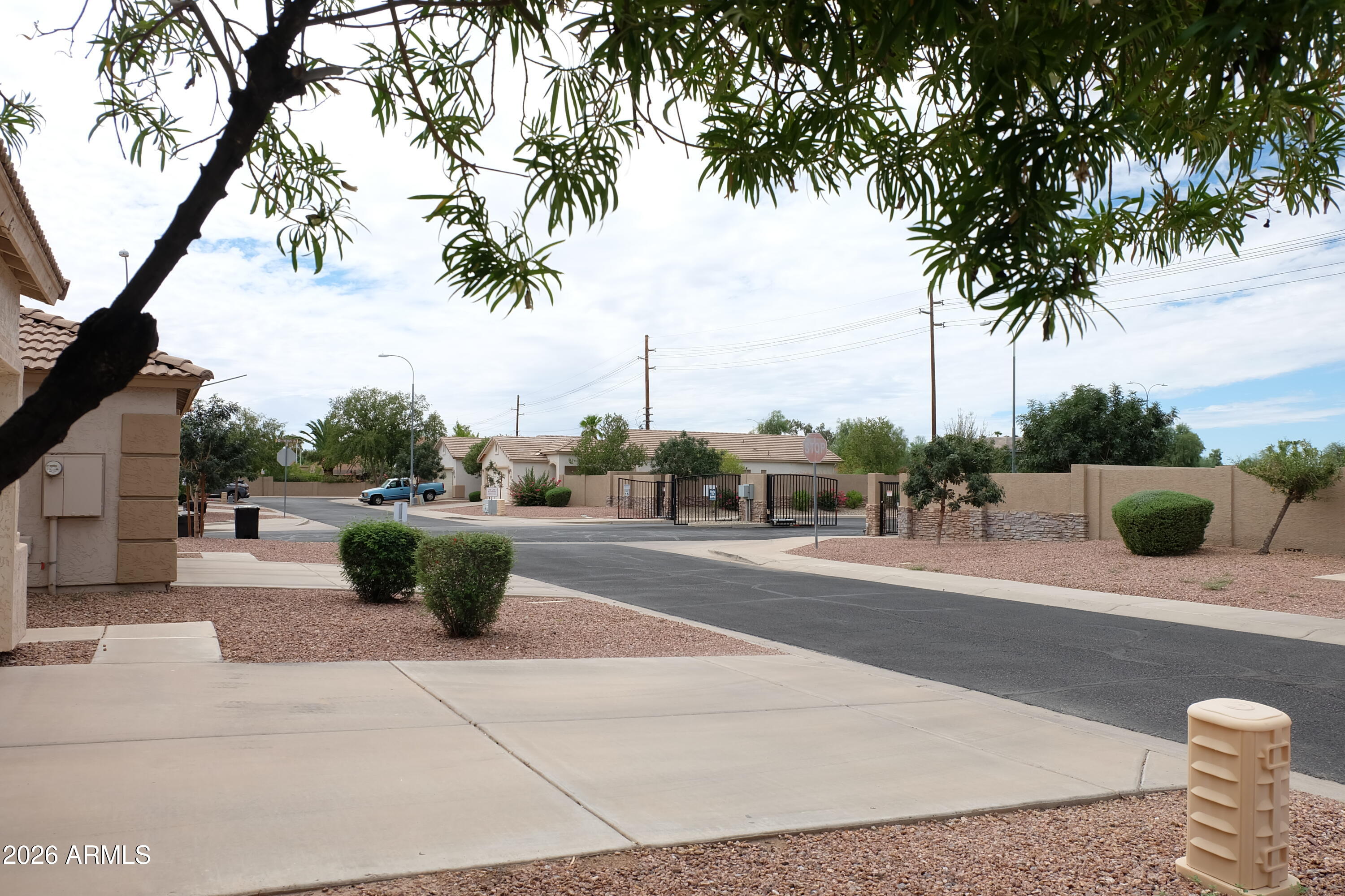 13 S LAVEEN Place