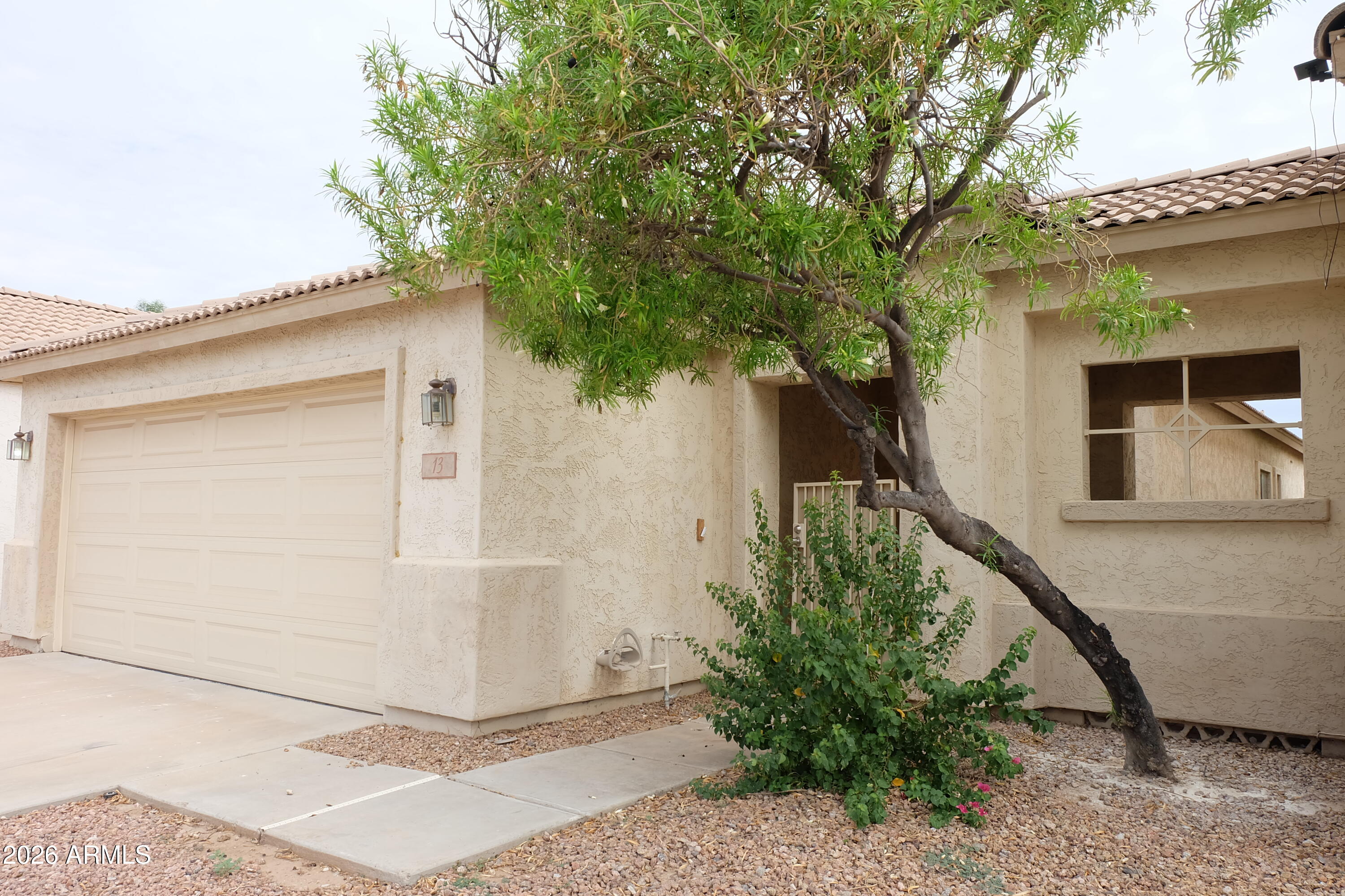 13 S LAVEEN Place