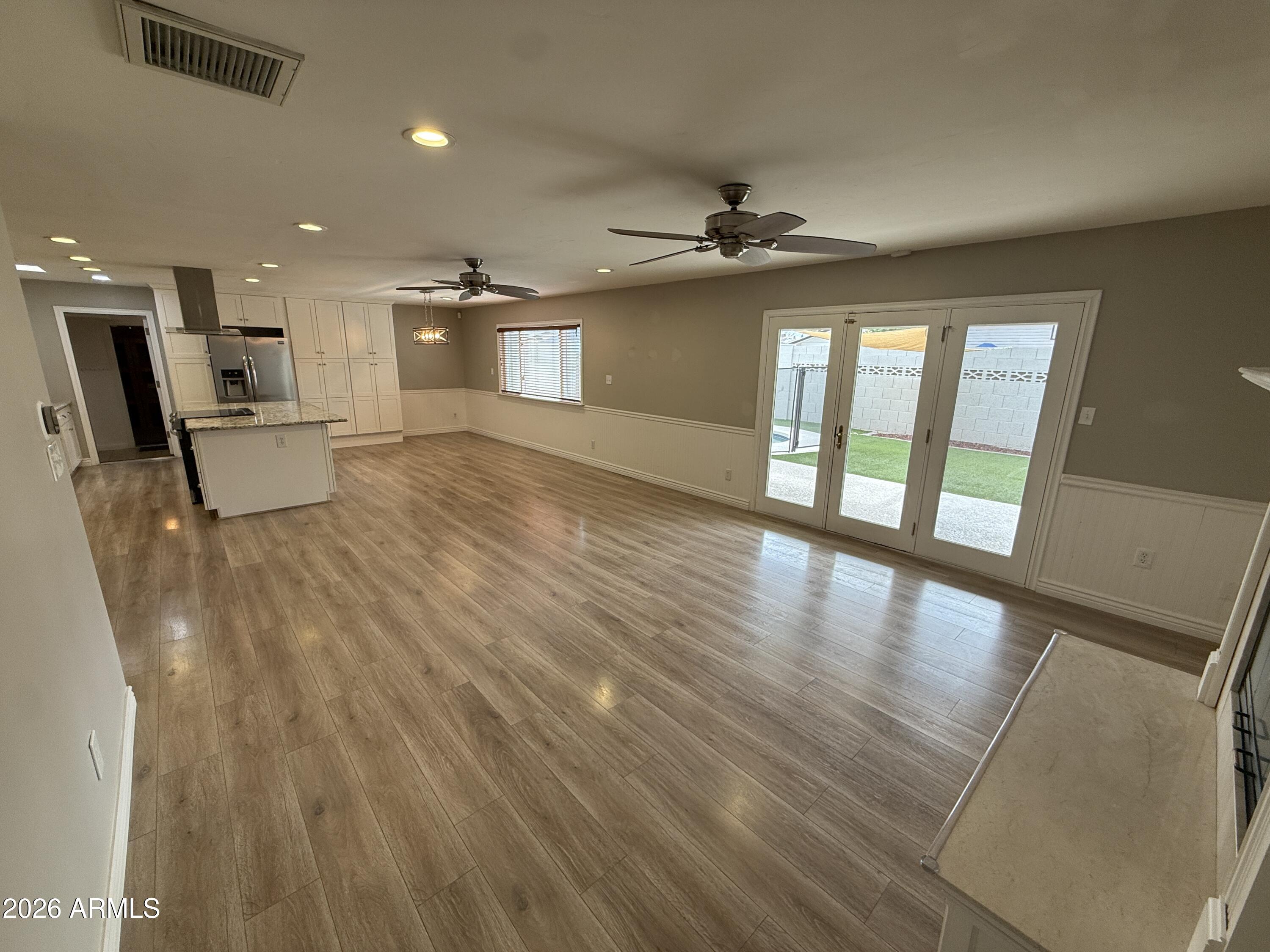 1627 E MANHATTON Drive