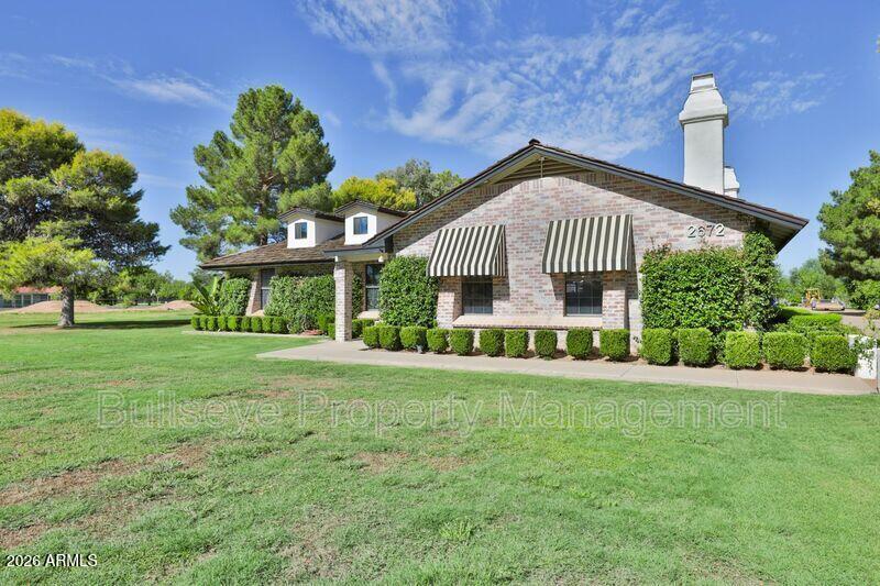 2672 E MESQUITE Street