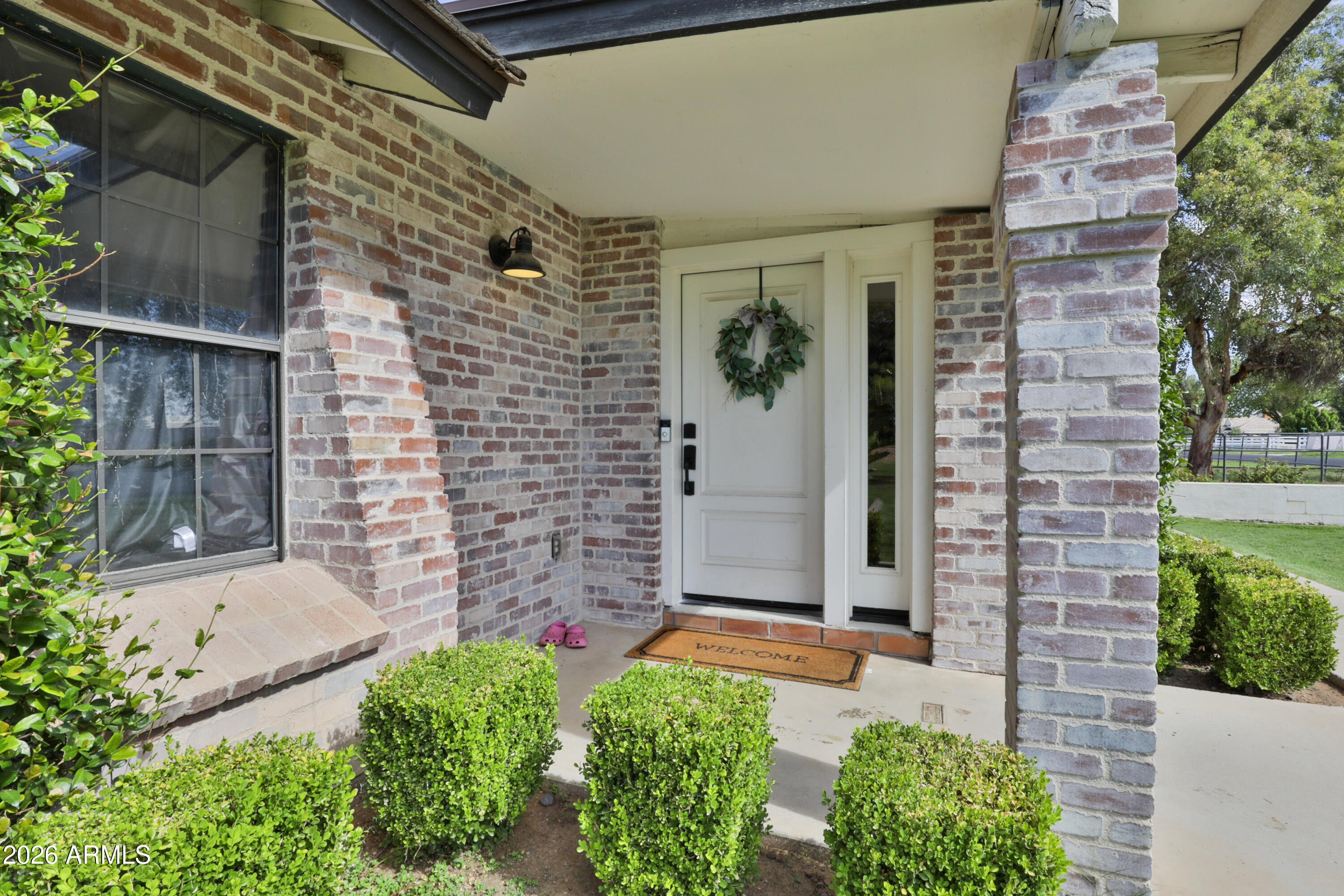 2672 E MESQUITE Street