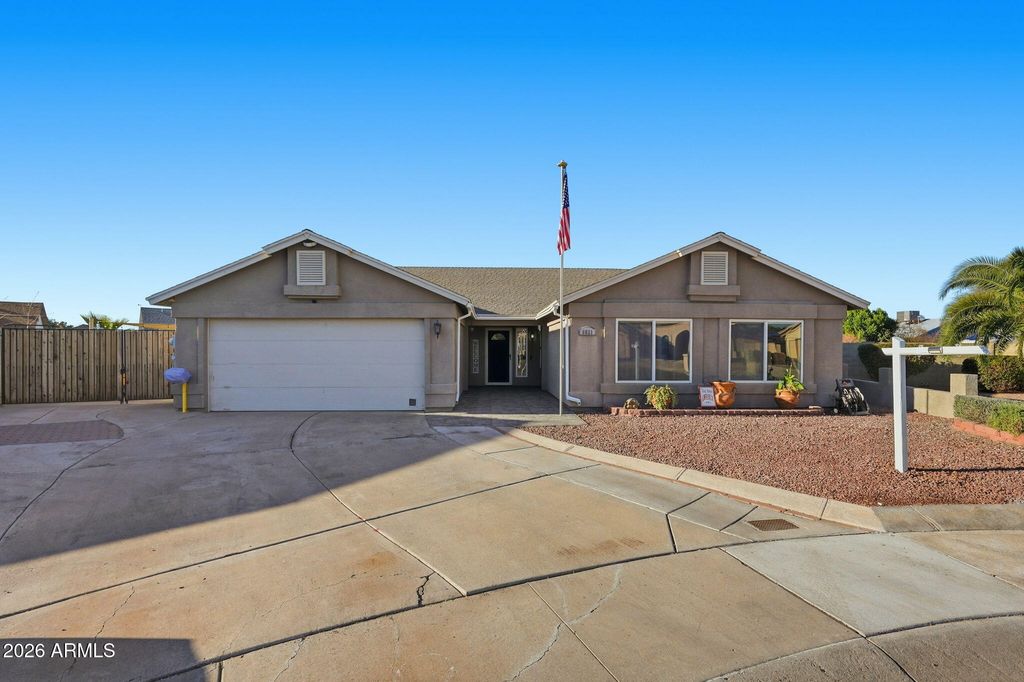 Photo of 8021 W Denton Lane, Glendale, AZ 85303 (MLS # 6975808)