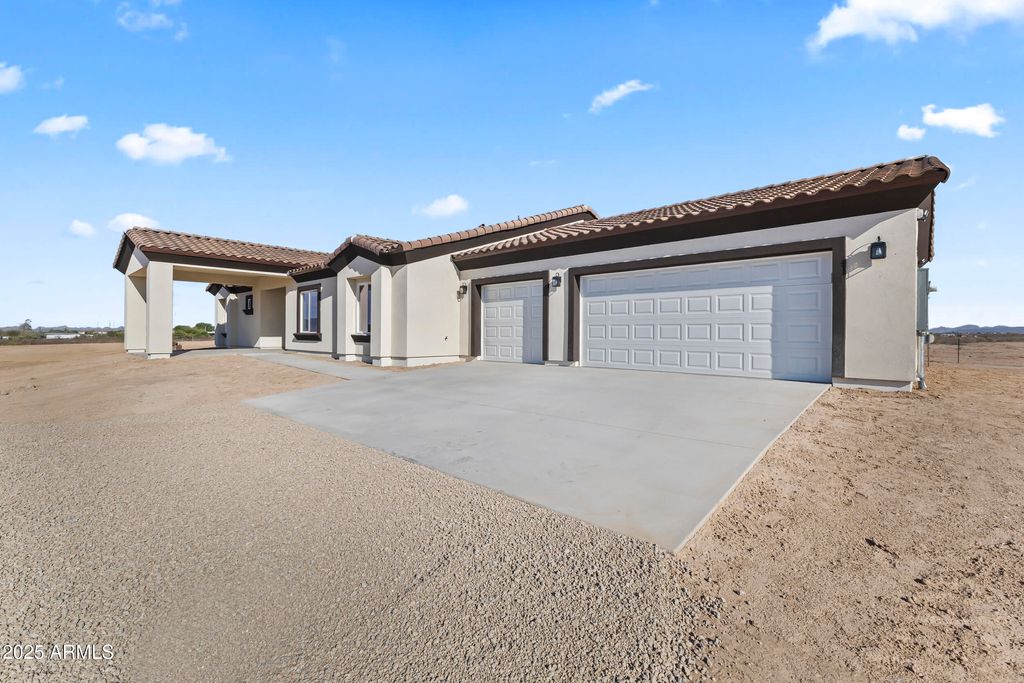 Photo of 1041 N 371st Lane, Tonopah, AZ 85354 (MLS # 6921413)