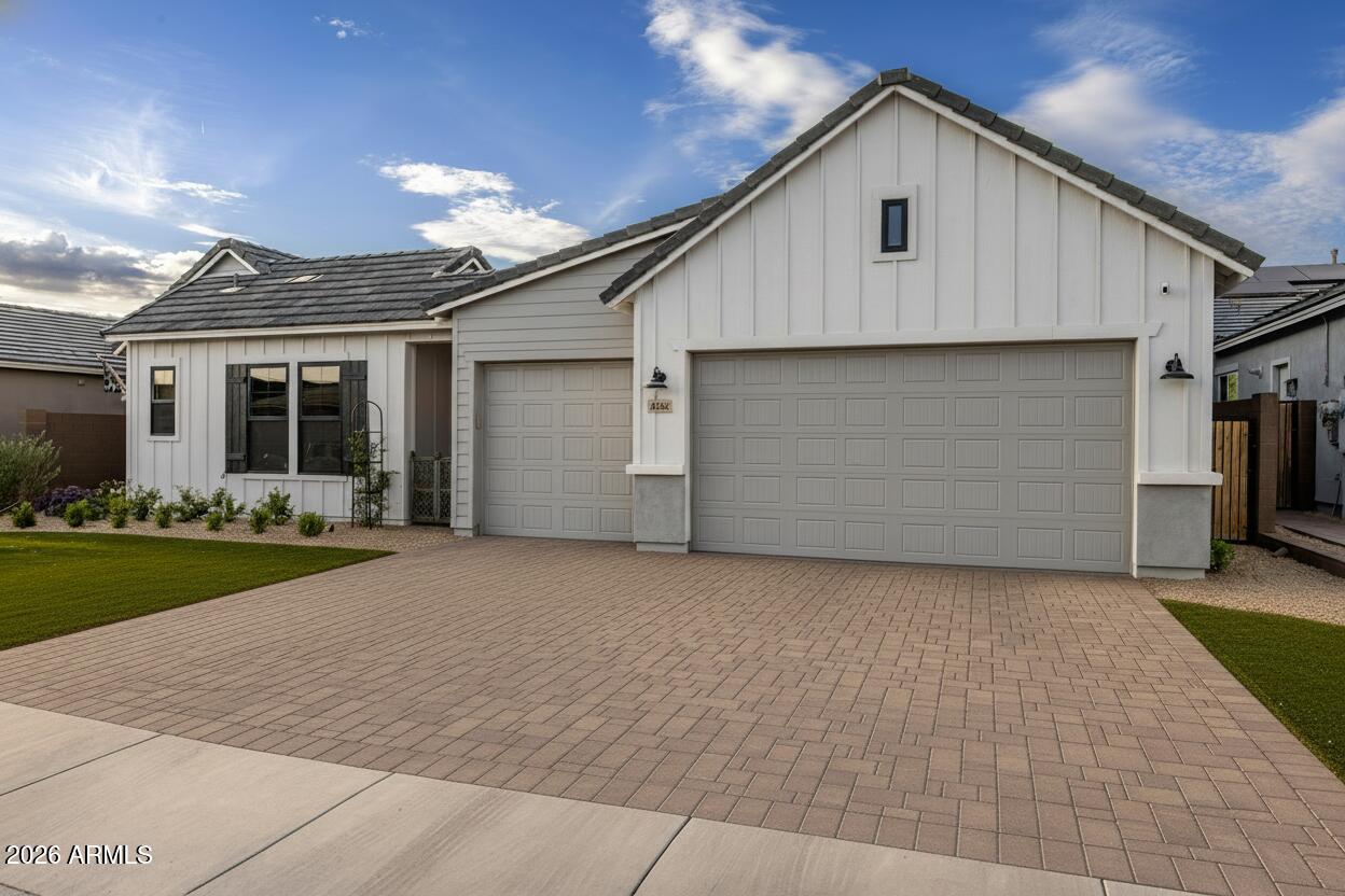 4226 E DESERT VISTA Trail