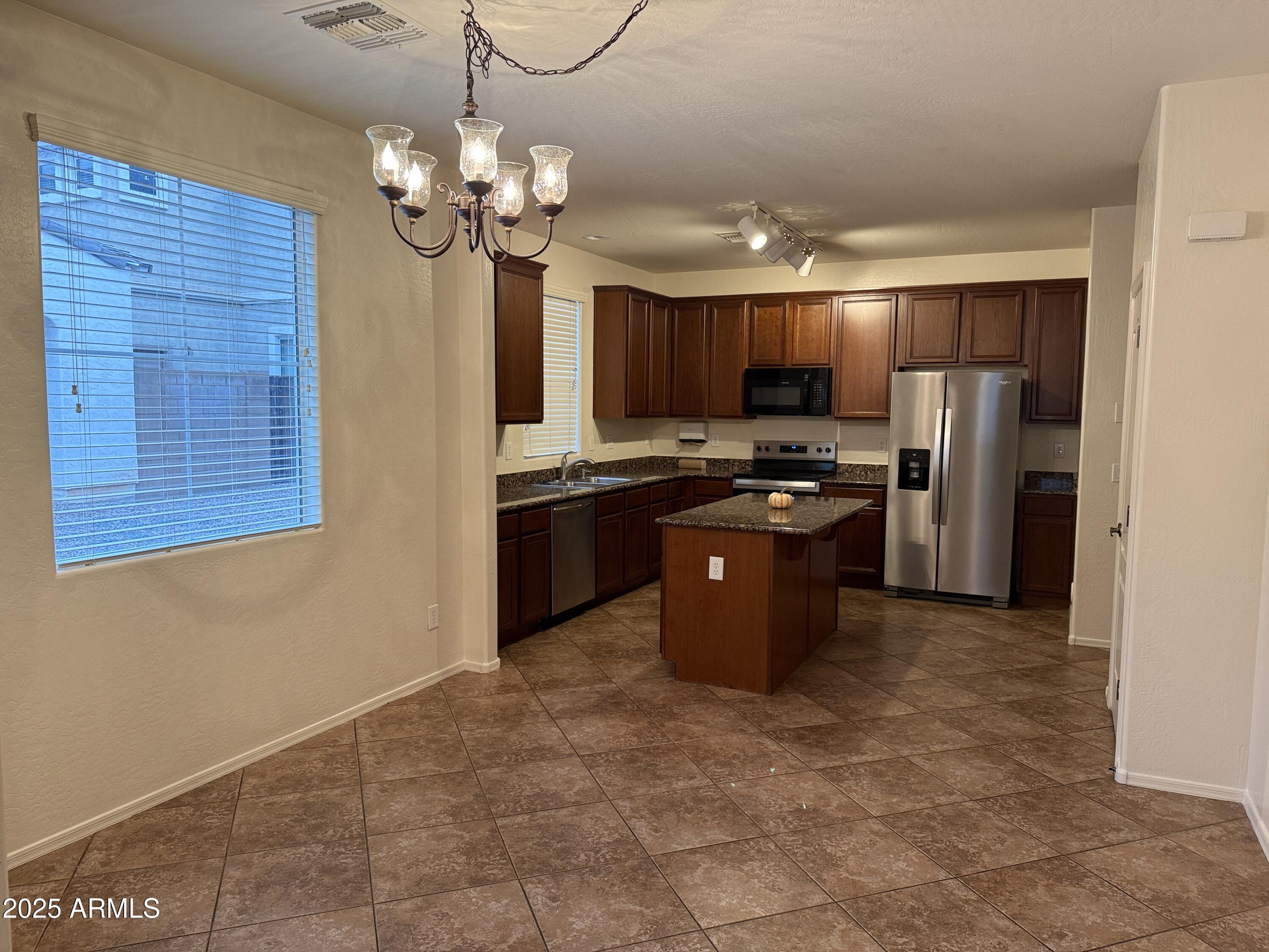 4264 E CARLA VISTA Drive