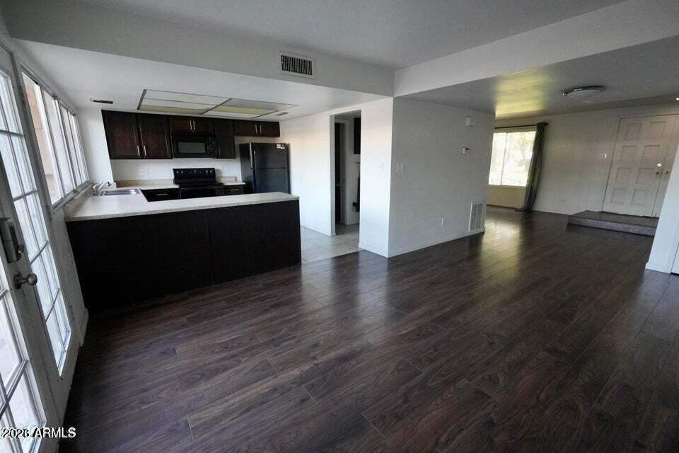 3320 S JUNIPER Street