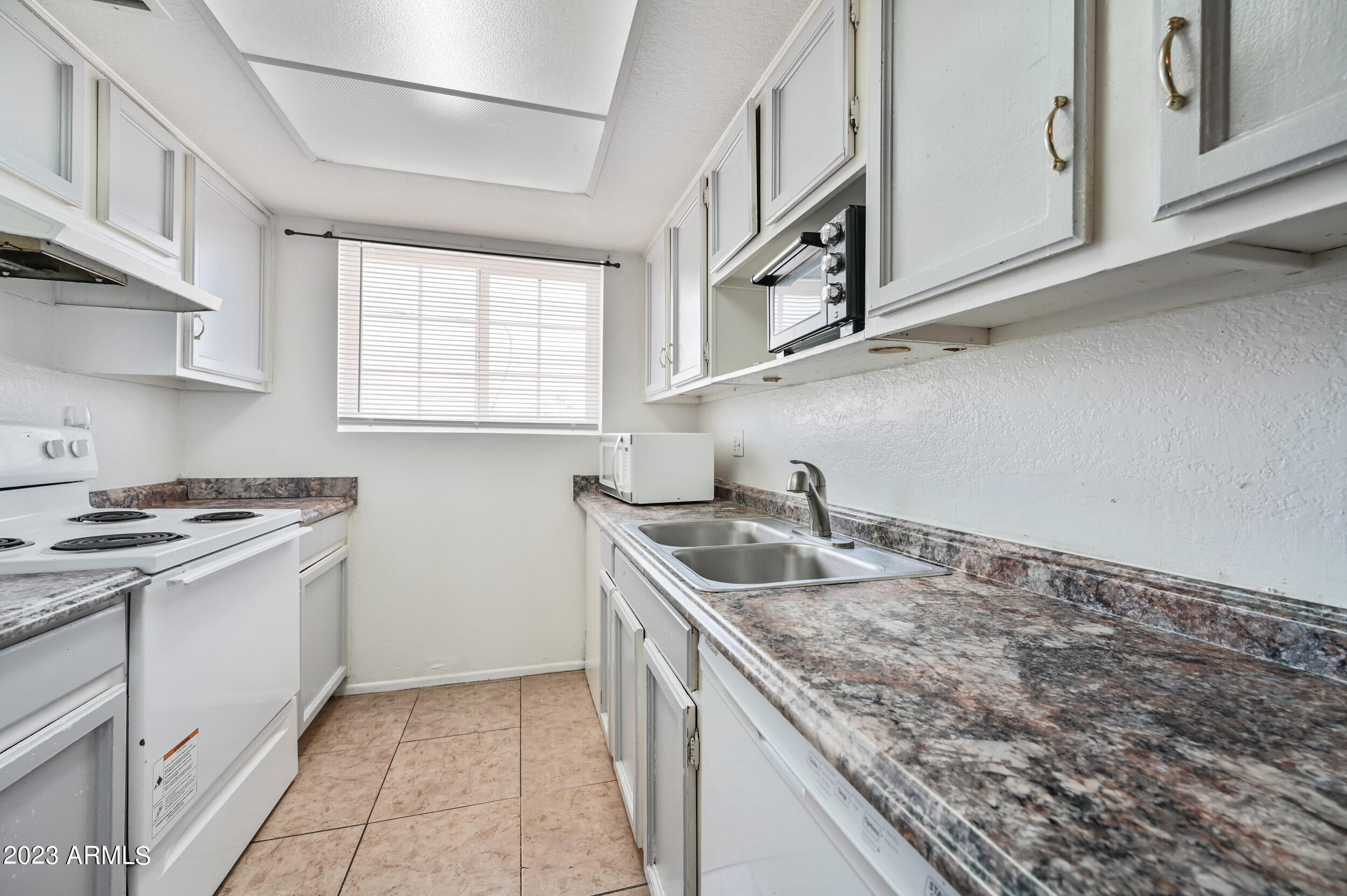 1815 N Spring -- Apt 202