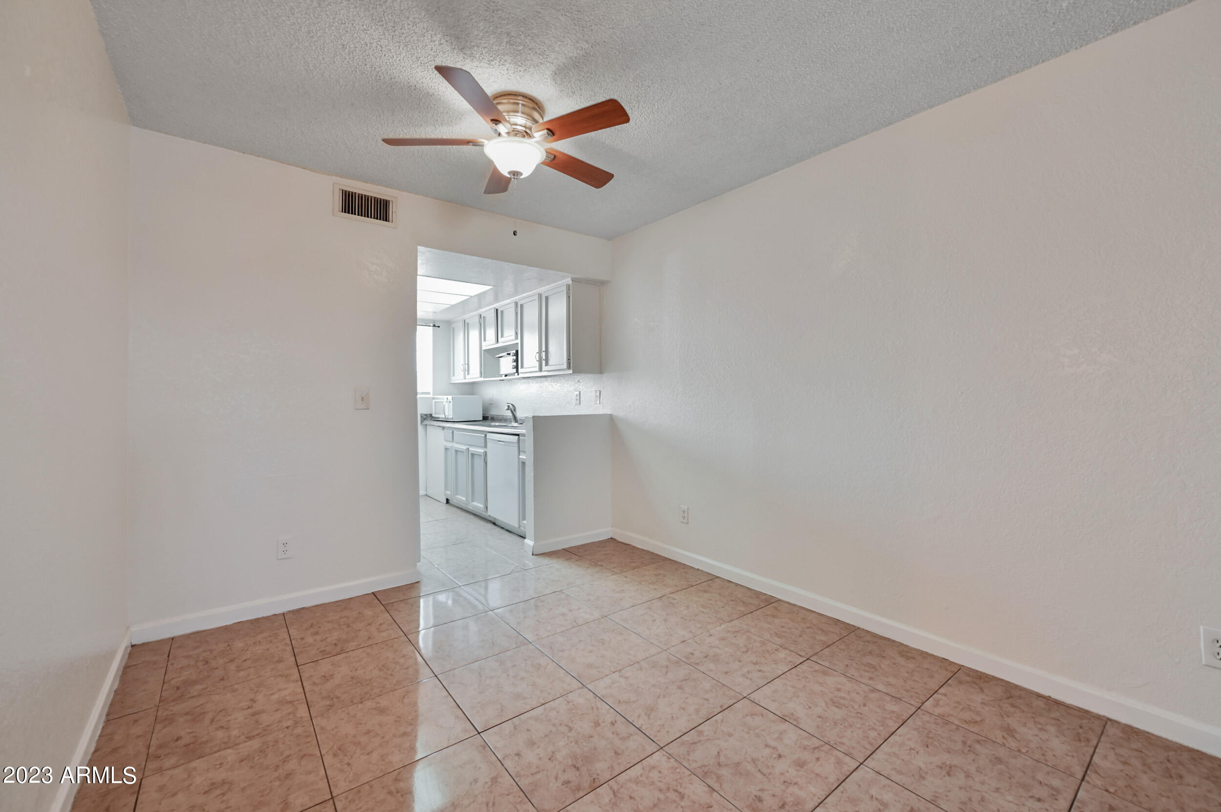 1815 N Spring -- Apt 202