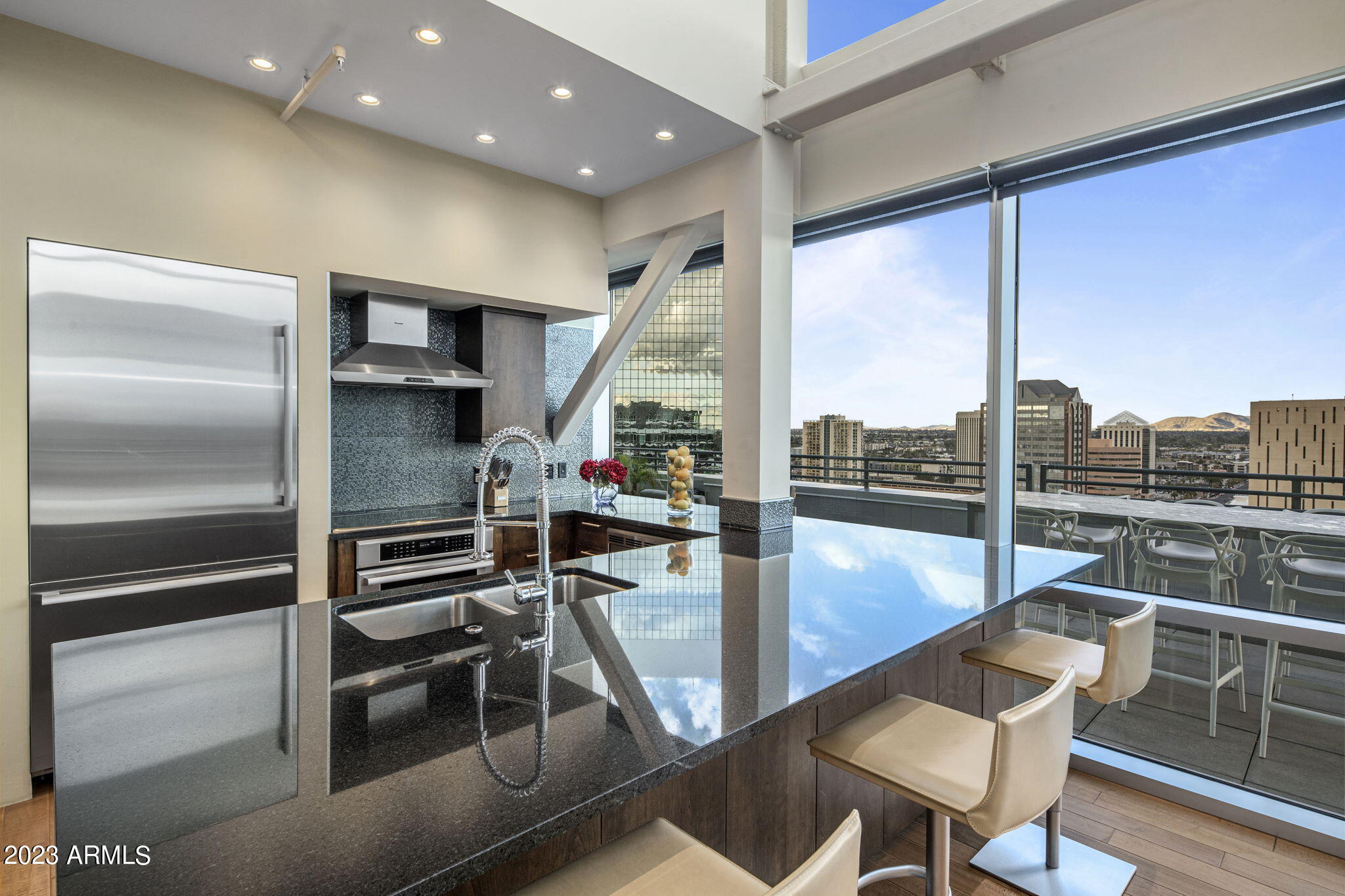 Photo 8 of 33 of 1 E LEXINGTON Avenue 1603 condo