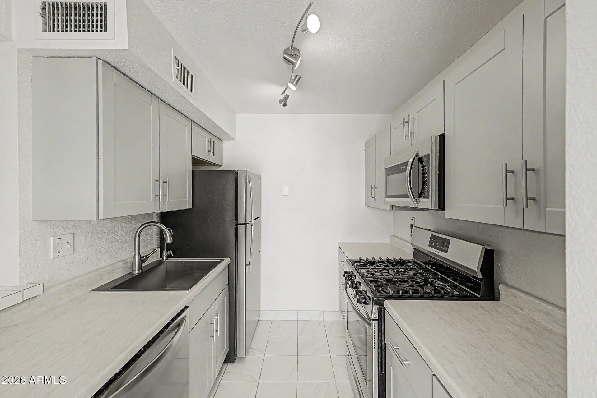 1701 W TUCKEY Lane 236