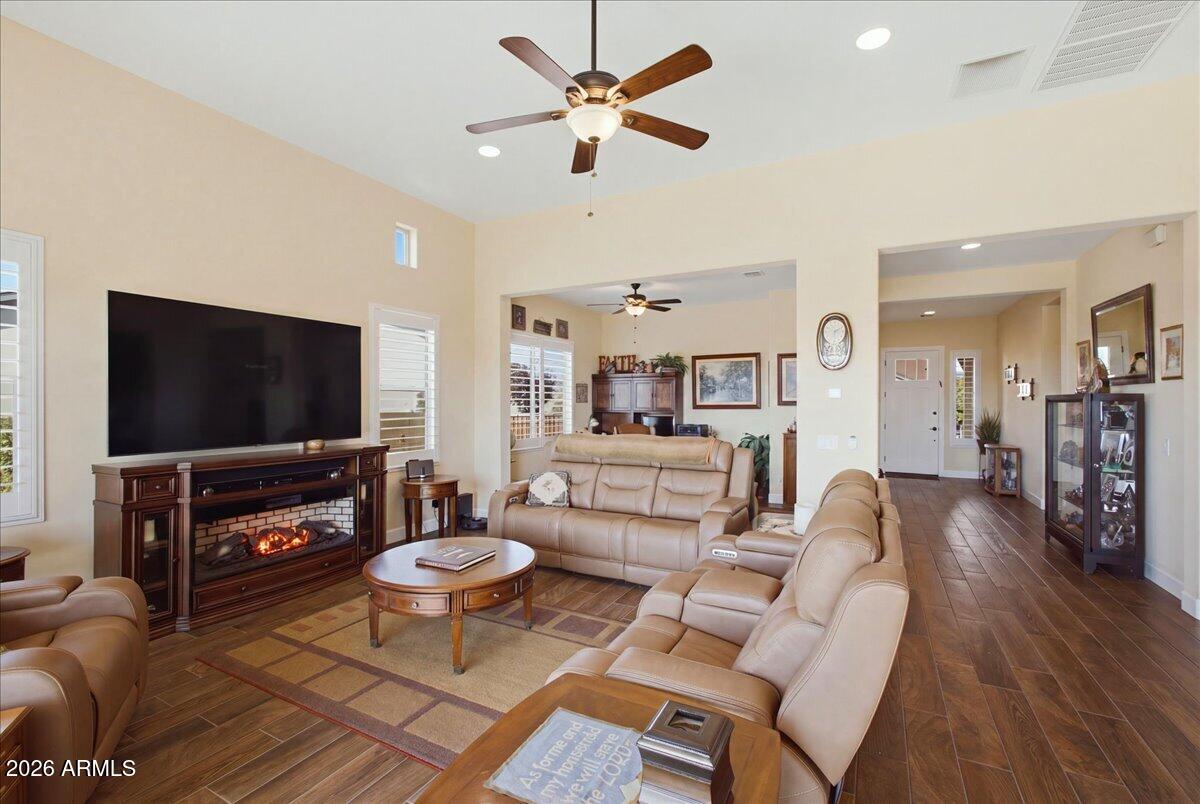 8638 N RIDGE RIDER Trail