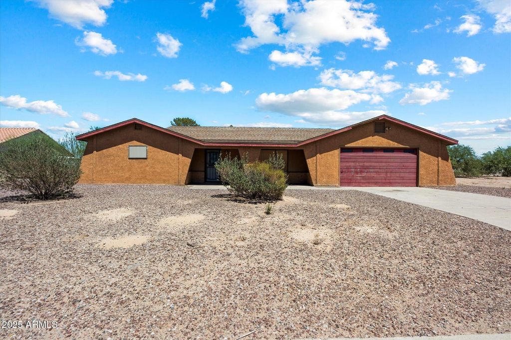 Photo of 15047 S Moon Valley Road, Arizona City, AZ 85123 (MLS # 6896802)