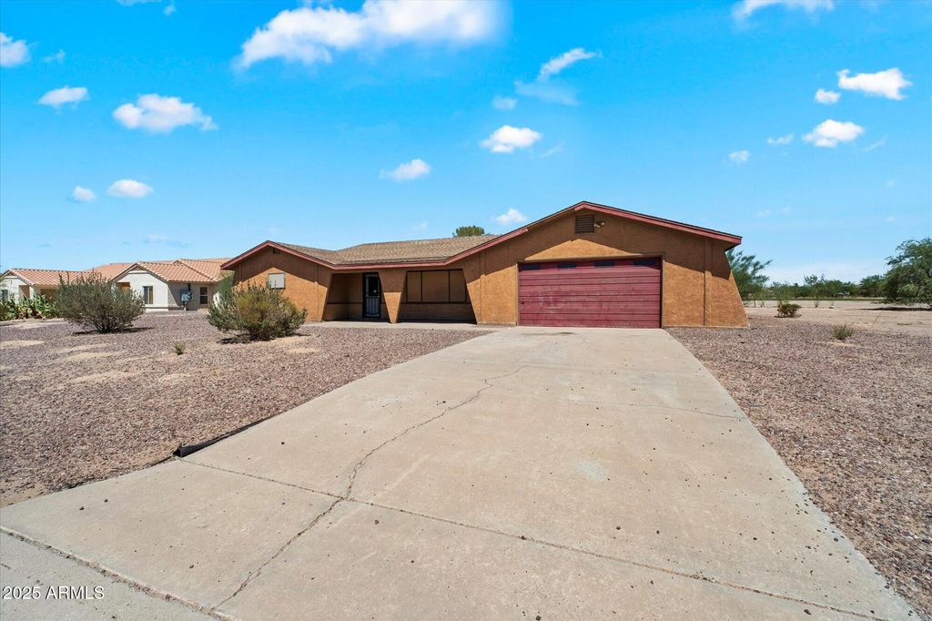 Photo of 15047 S Moon Valley Road, Arizona City, AZ 85123 (MLS # 6896802)