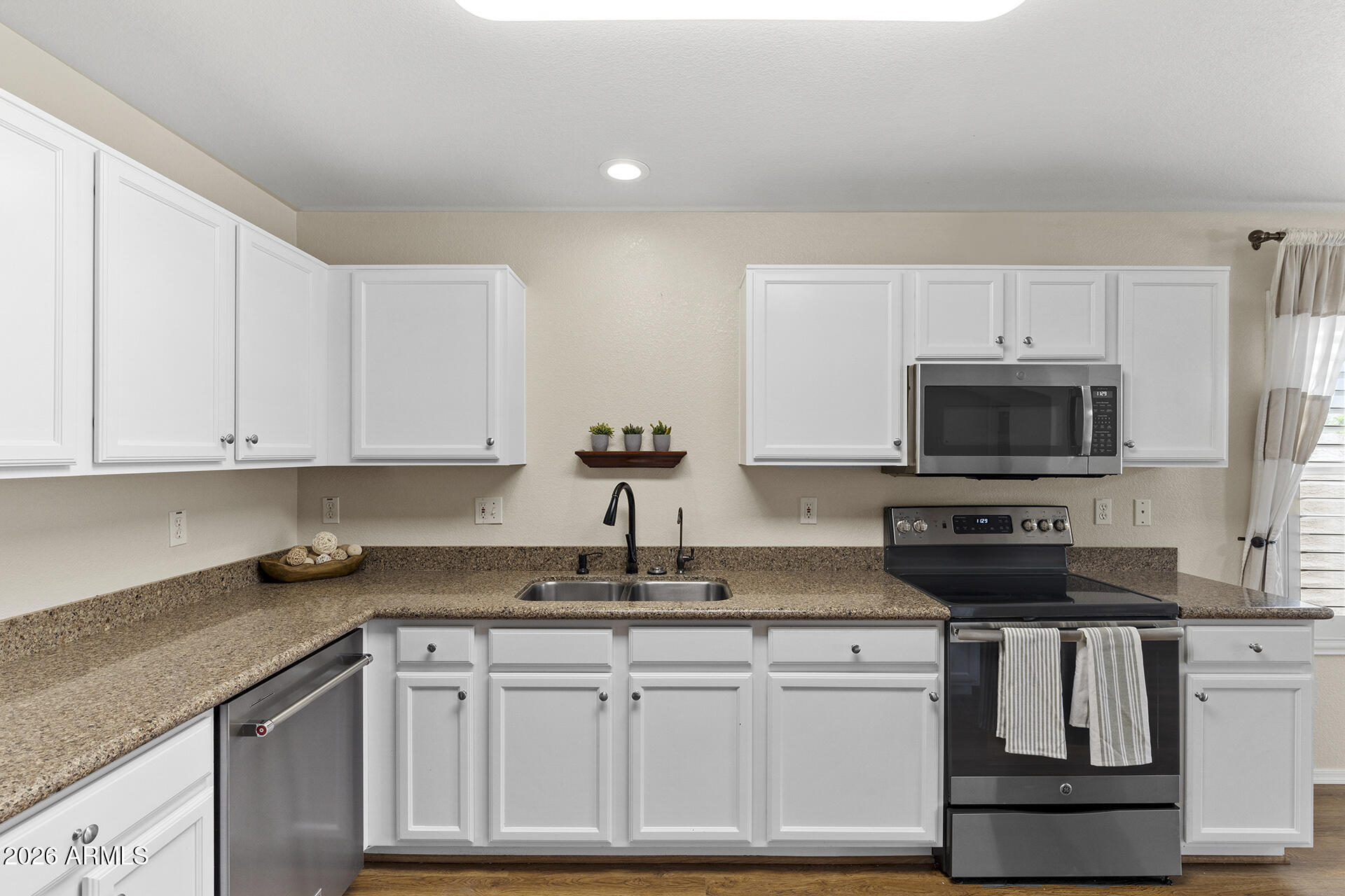 873 E SARATOGA Street