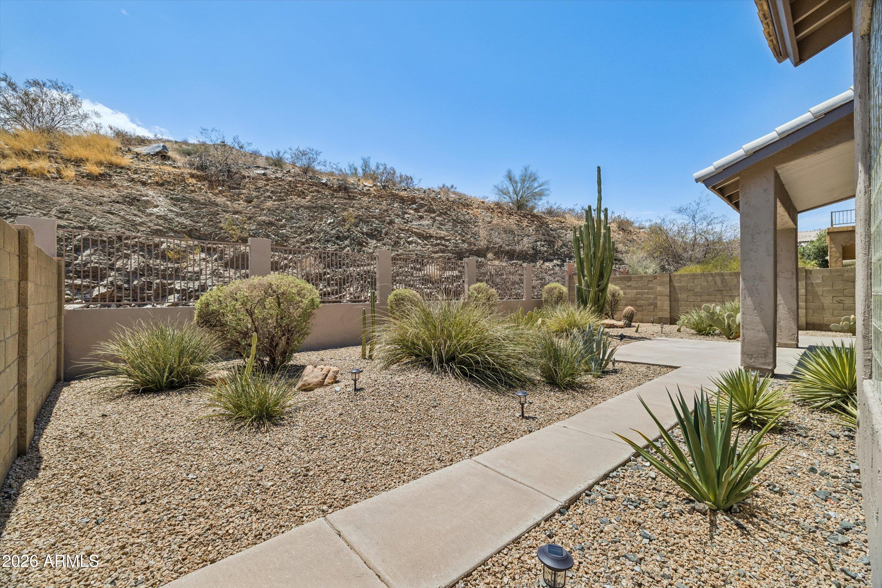 Properties 1 735 E GOLDENROD Street