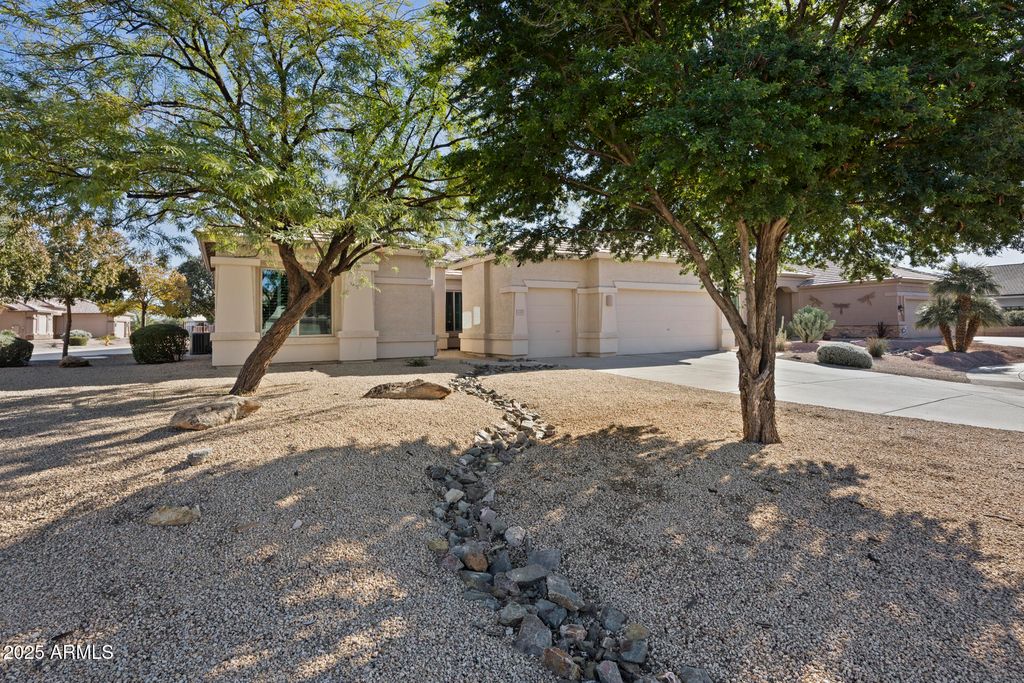 Photo of 6745 S Bedford Court, Chandler, AZ 85249 (MLS # 6961431)