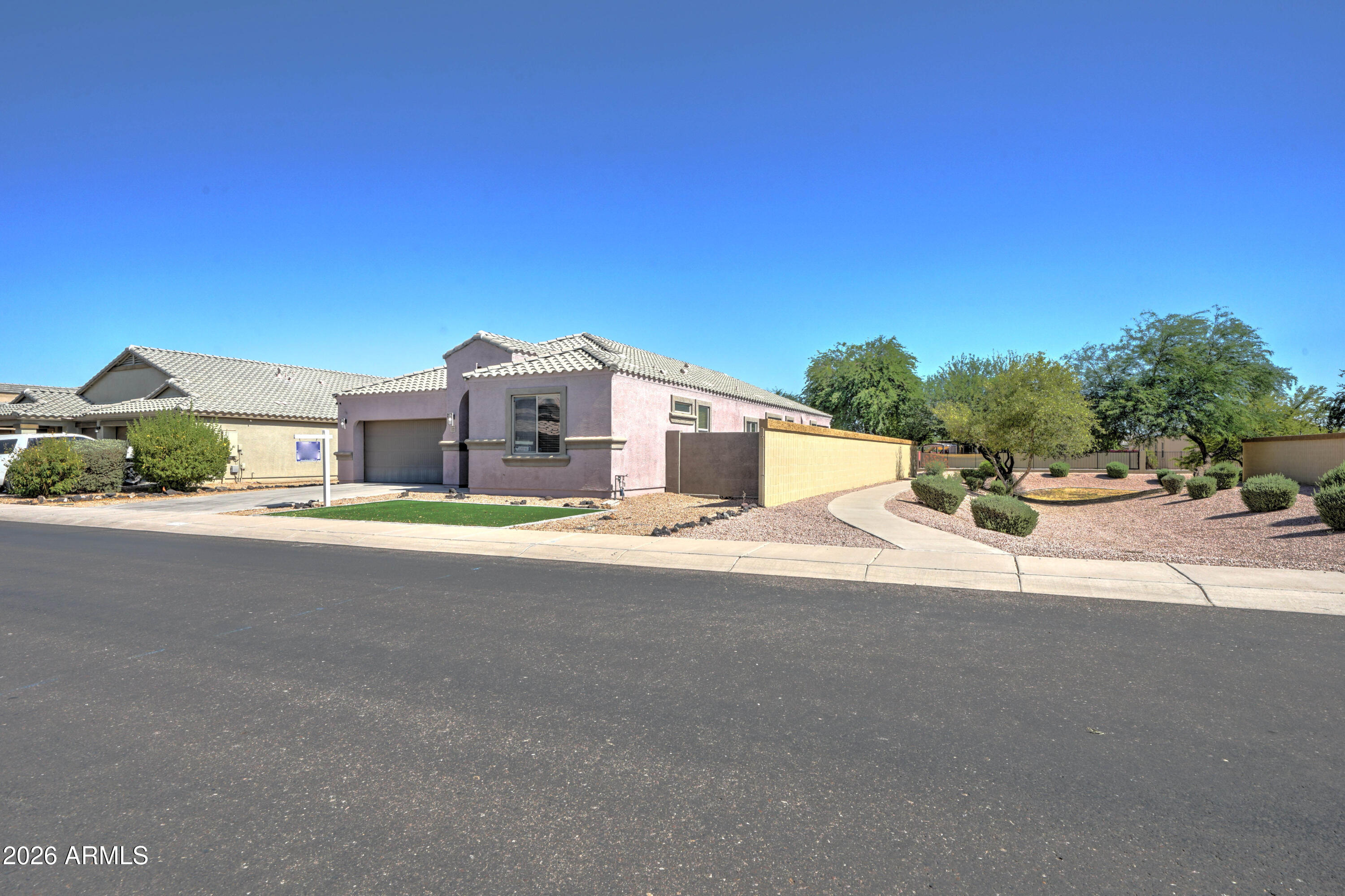 772 W SILVER REEF Drive