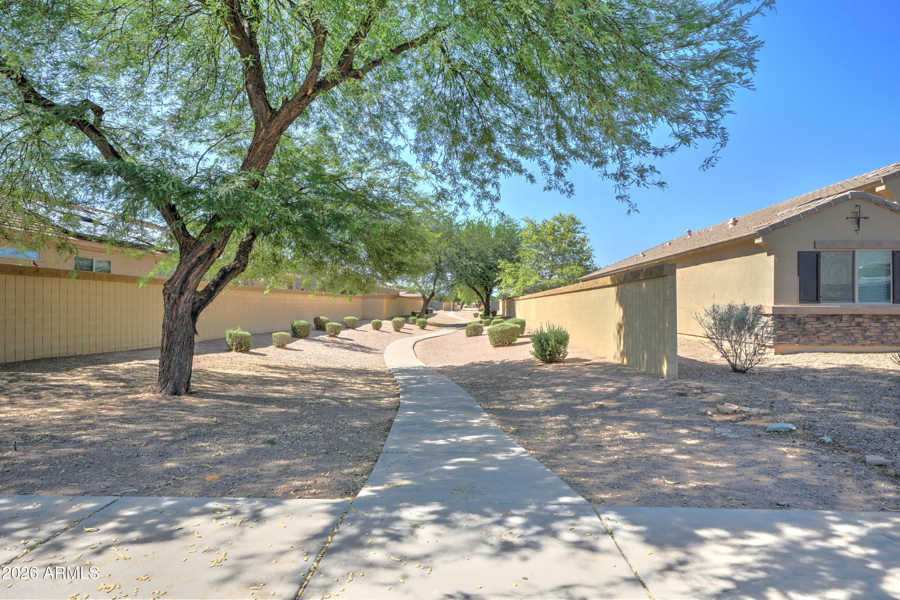 772 W SILVER REEF Drive