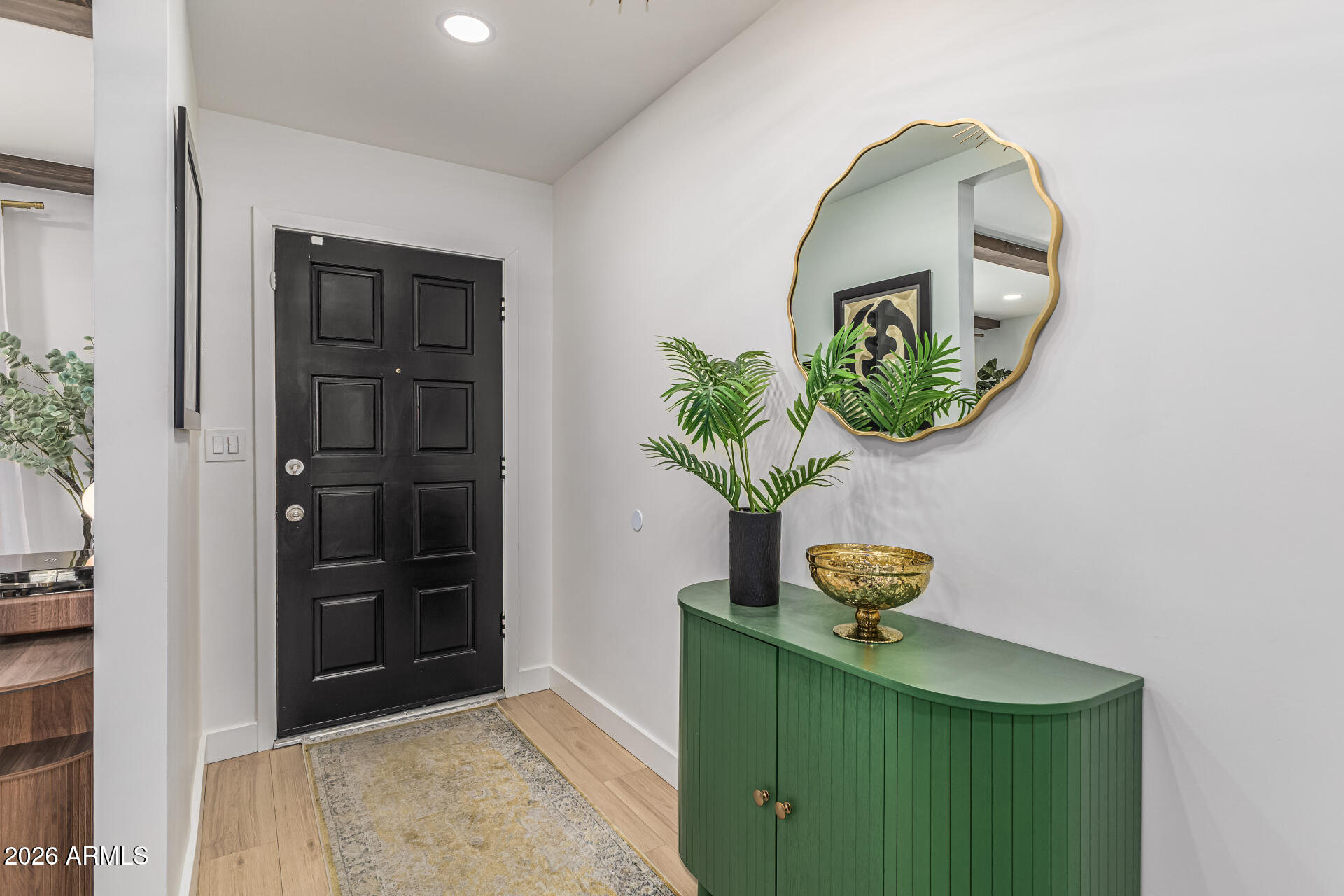 3202 E CORRINE Drive