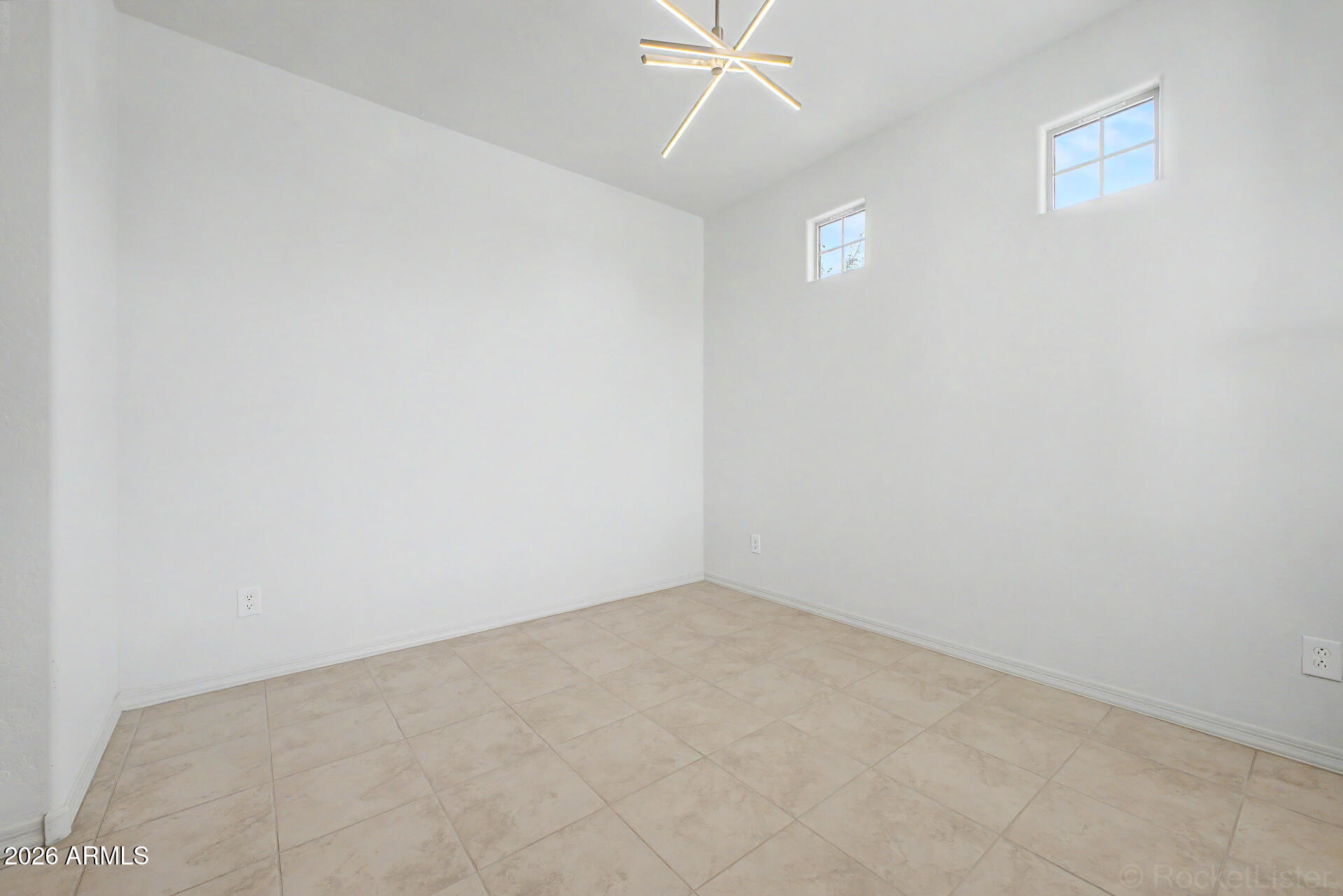 8954 W SAN JUAN Avenue