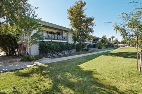 Photo of 5150 N 20th Street #201, Phoenix, AZ 85016 (MLS # 6945900)