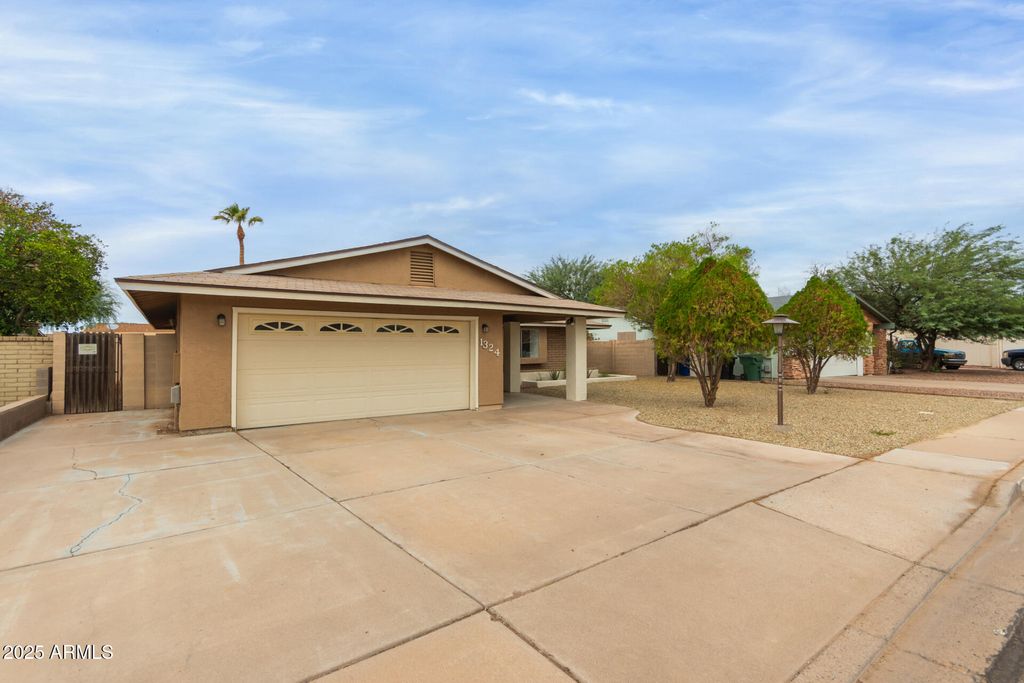 Photo of 1324 E Forge Avenue, Mesa, AZ 85204 (MLS # 6932633)