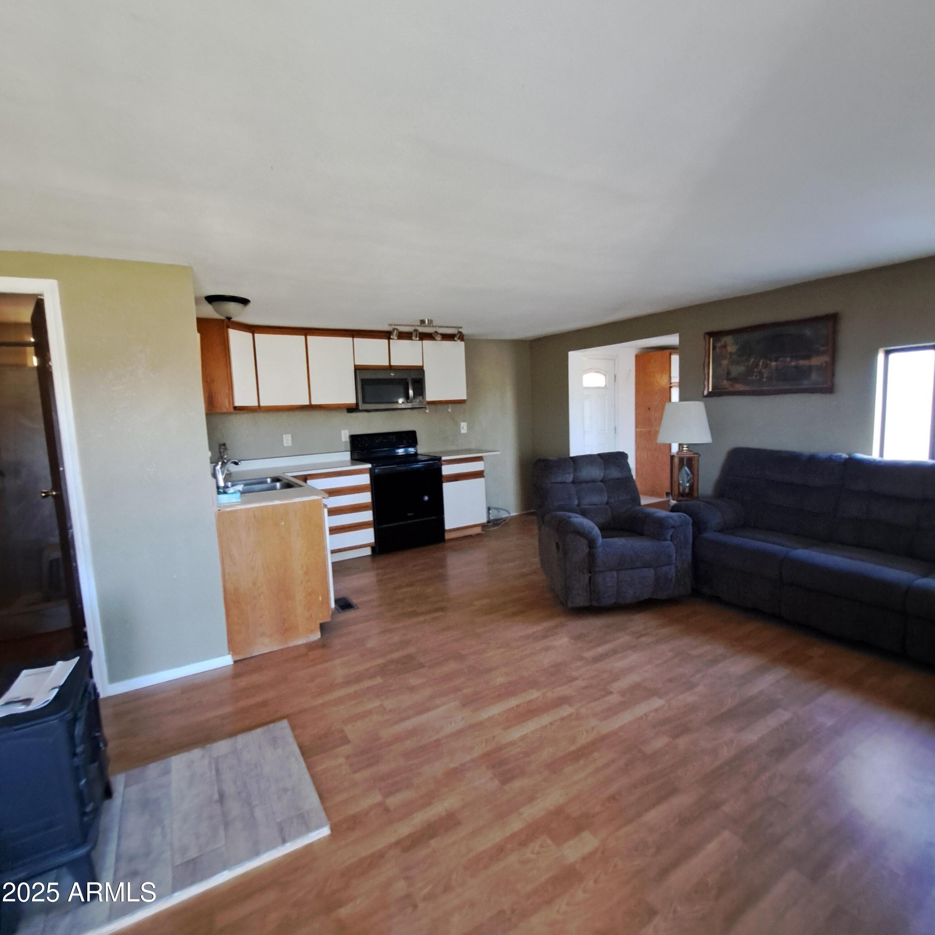 214 E MARY LOU Court