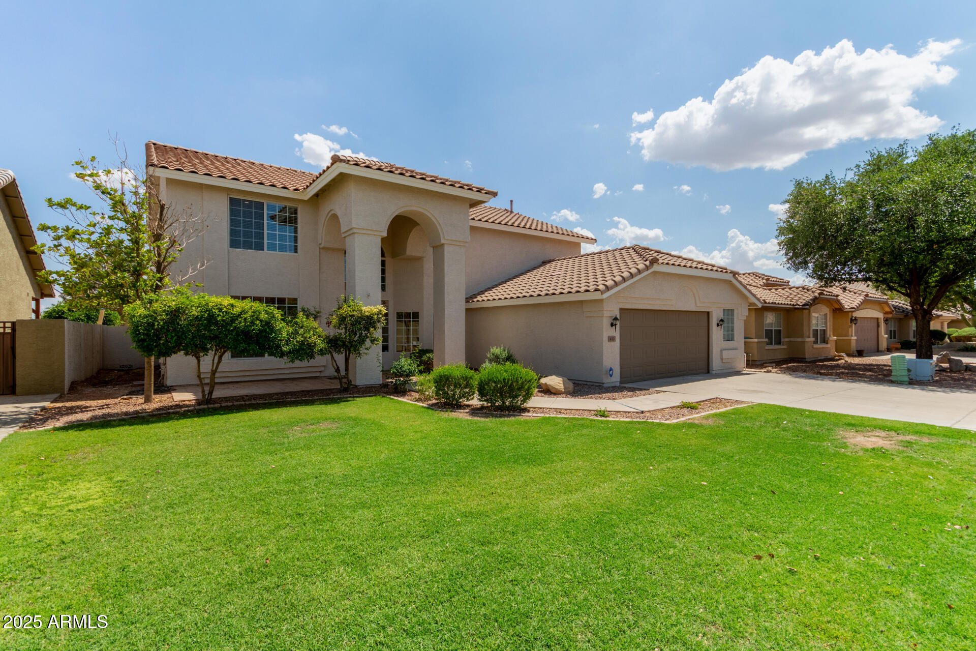 453 E BAYLOR Lane